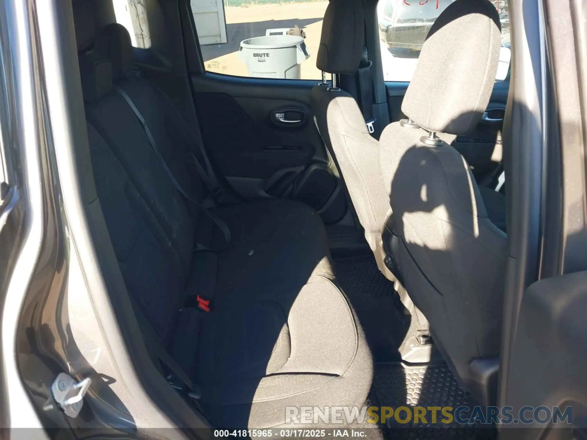 8 Photograph of a damaged car ZACNJBBB7KPK63688 JEEP RENEGADE 2019