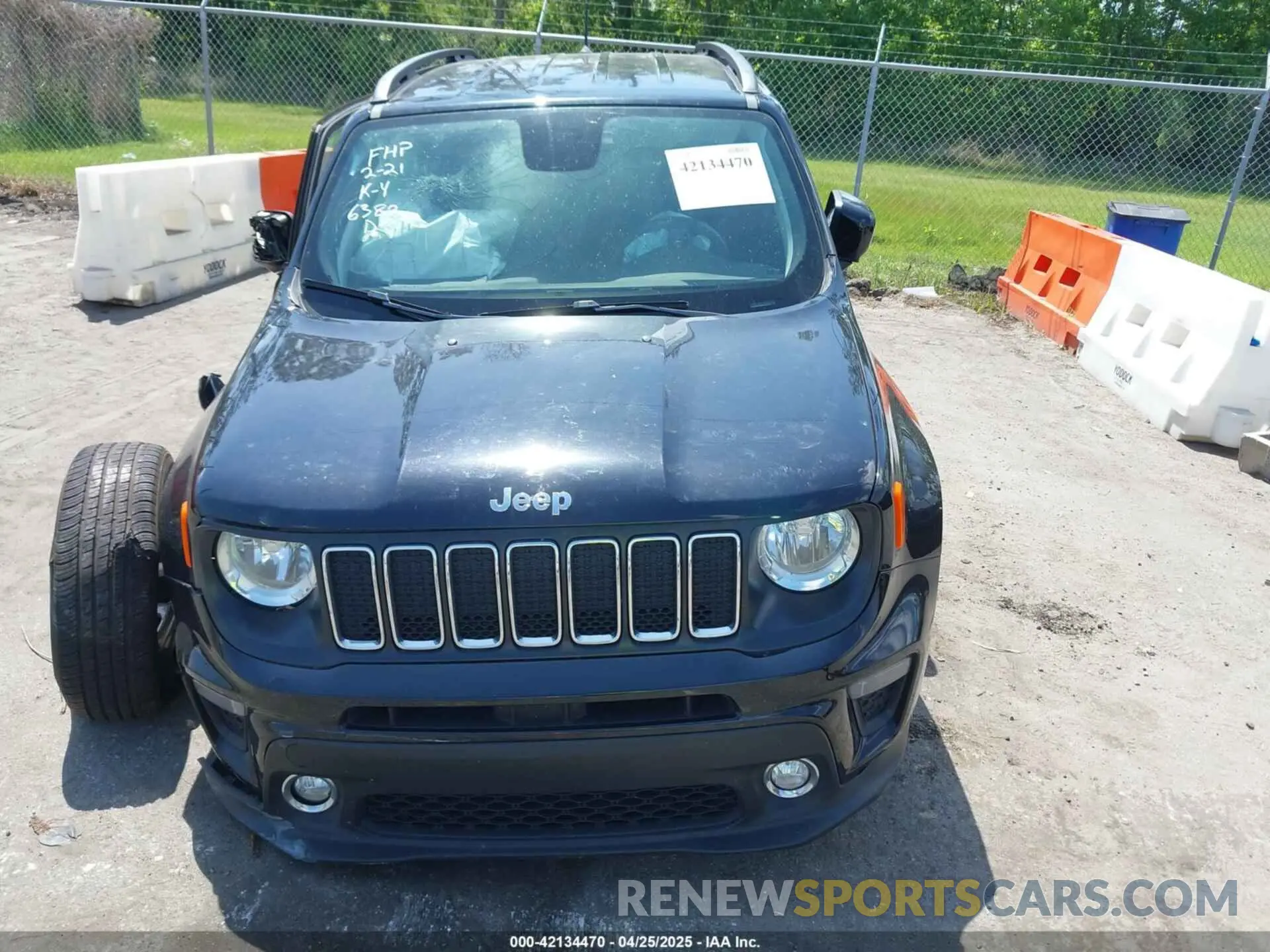 12 Photograph of a damaged car ZACNJBBB8KPJ76382 JEEP RENEGADE 2019