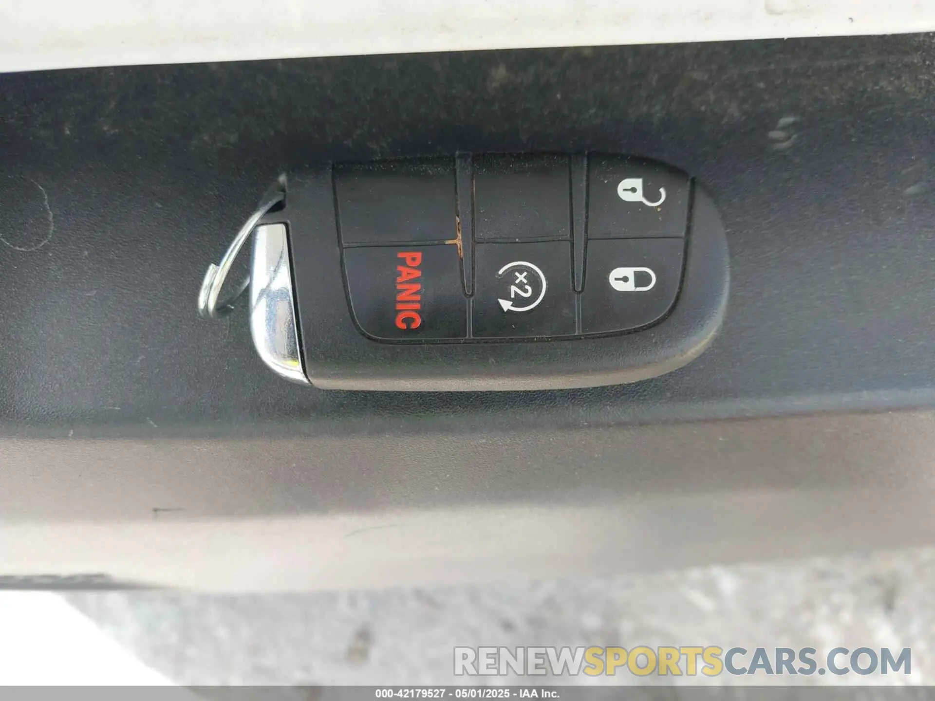 11 Photograph of a damaged car ZACNJBBB8KPK73971 JEEP RENEGADE 2019