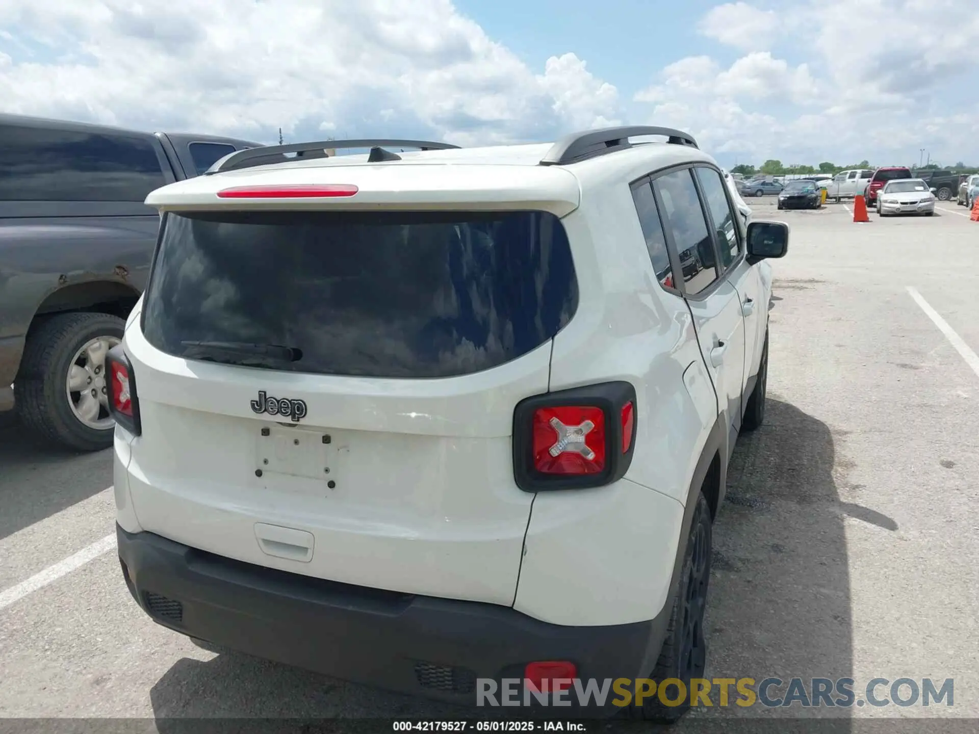 4 Photograph of a damaged car ZACNJBBB8KPK73971 JEEP RENEGADE 2019