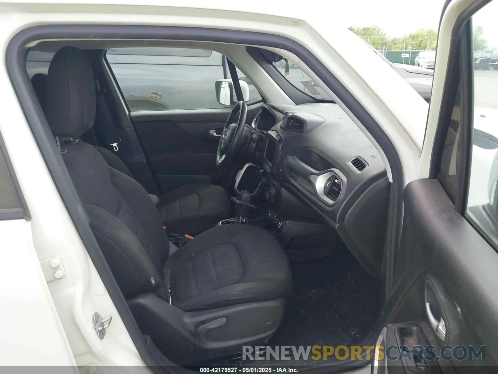 5 Photograph of a damaged car ZACNJBBB8KPK73971 JEEP RENEGADE 2019