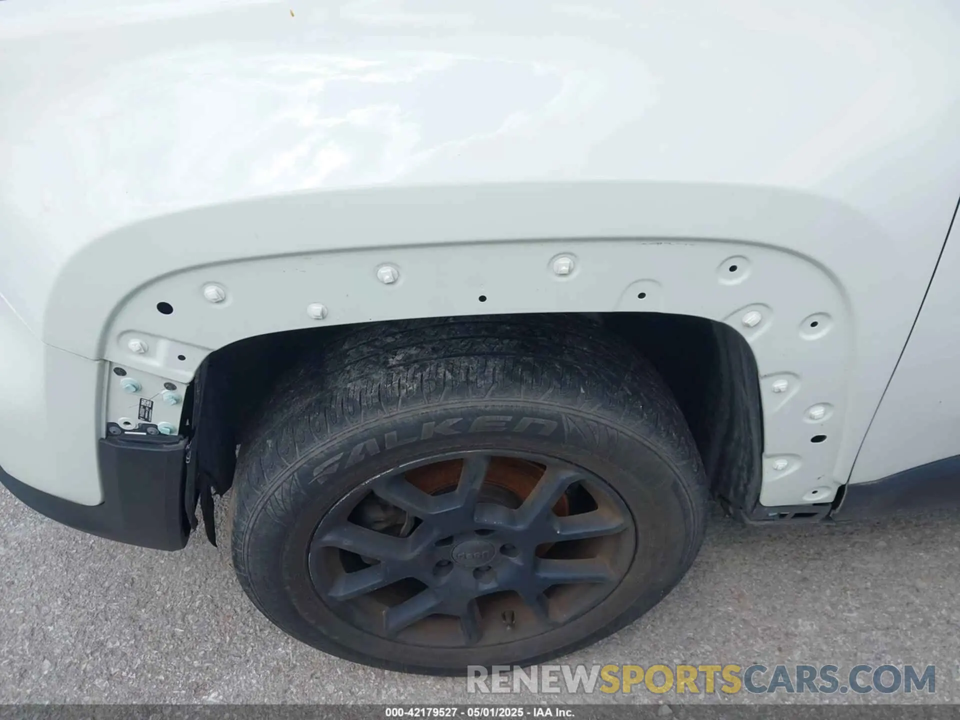 6 Photograph of a damaged car ZACNJBBB8KPK73971 JEEP RENEGADE 2019
