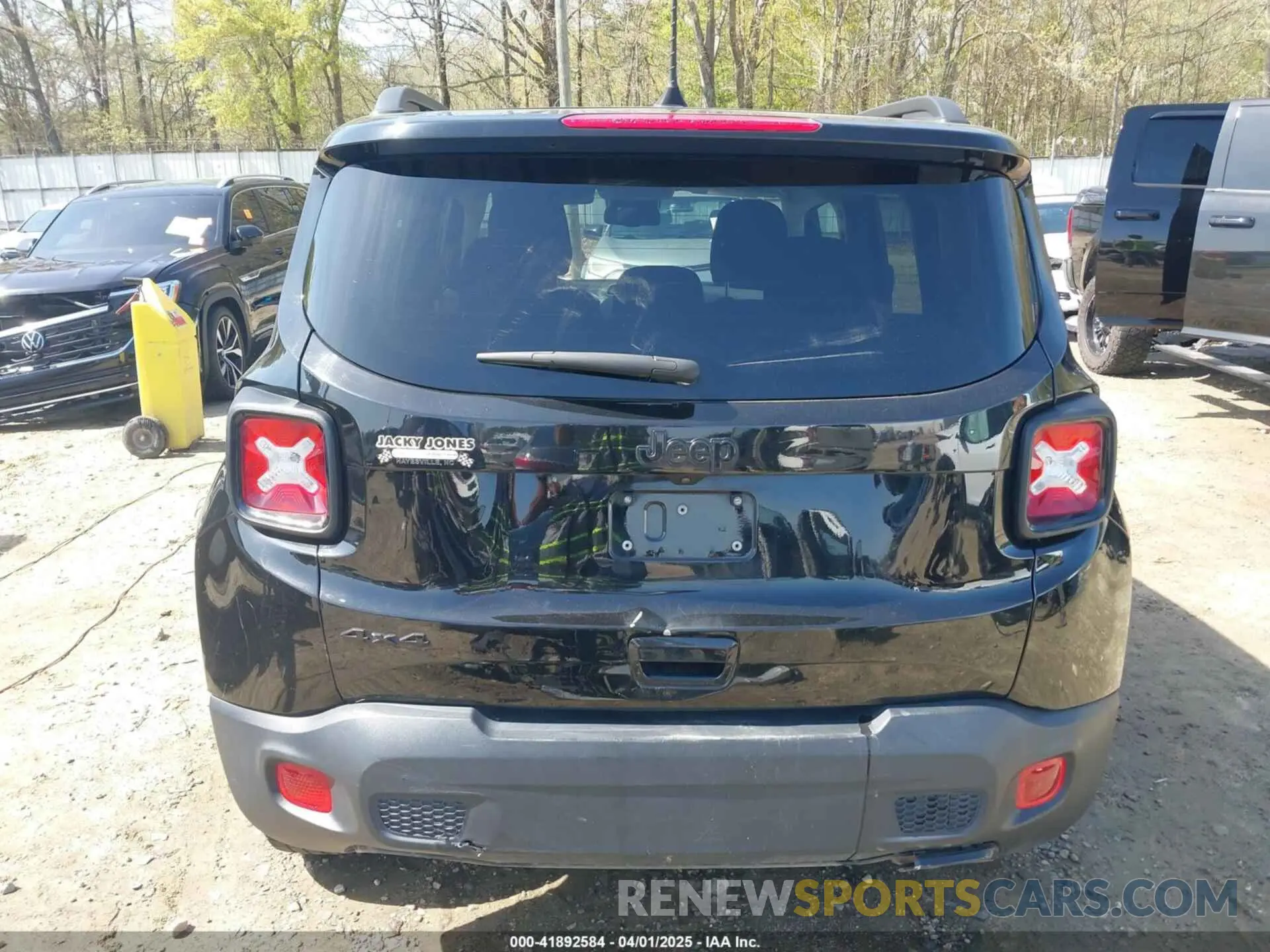 17 Photograph of a damaged car ZACNJBBB9KPK60355 JEEP RENEGADE 2019