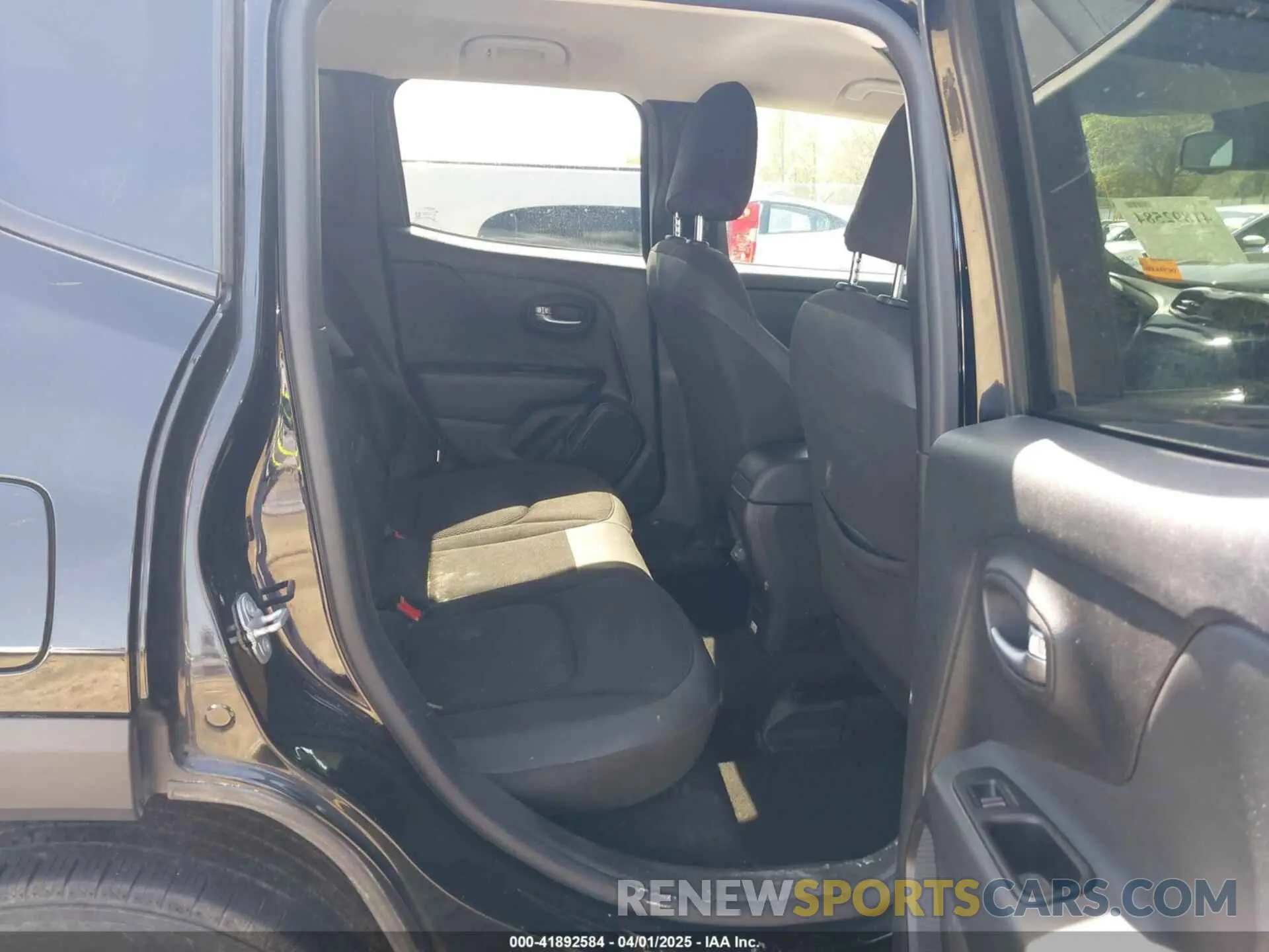 8 Photograph of a damaged car ZACNJBBB9KPK60355 JEEP RENEGADE 2019