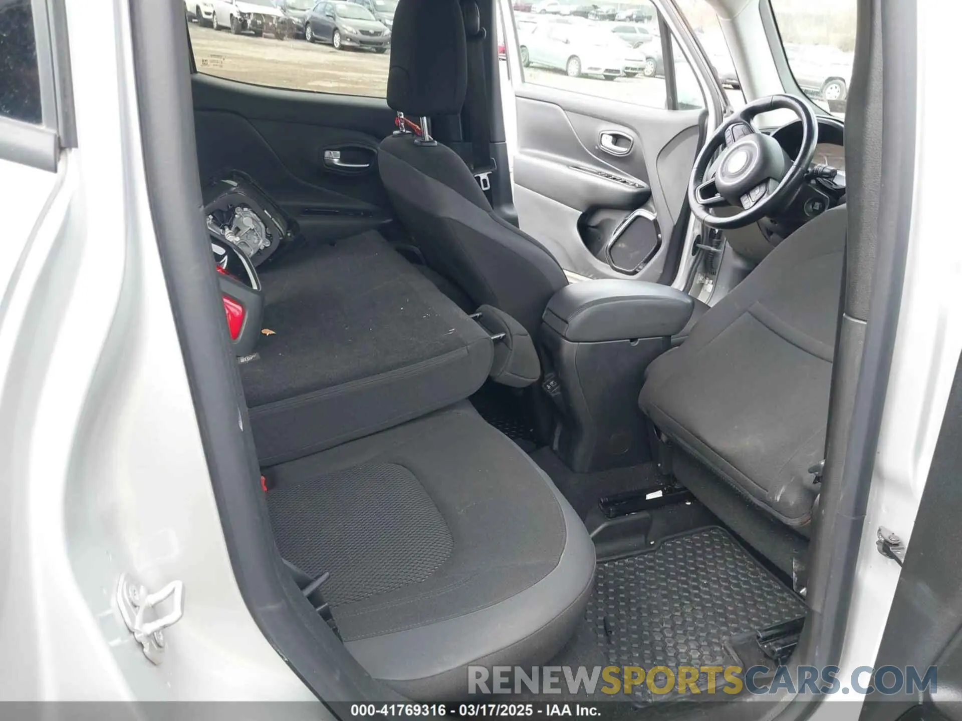 8 Photograph of a damaged car ZACNJBBB9KPK60761 JEEP RENEGADE 2019