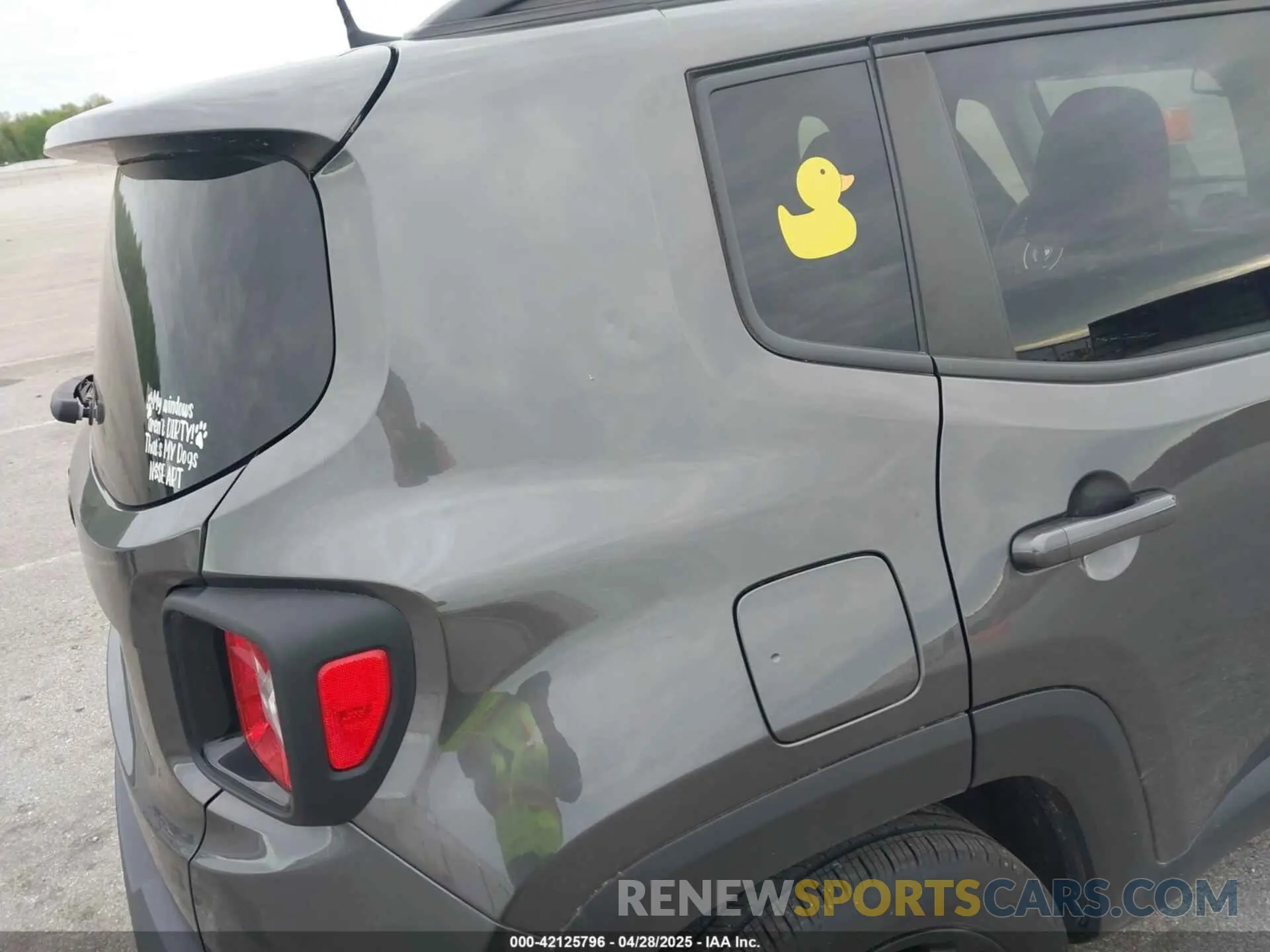 18 Photograph of a damaged car ZACNJBBBXKPJ77405 JEEP RENEGADE 2019