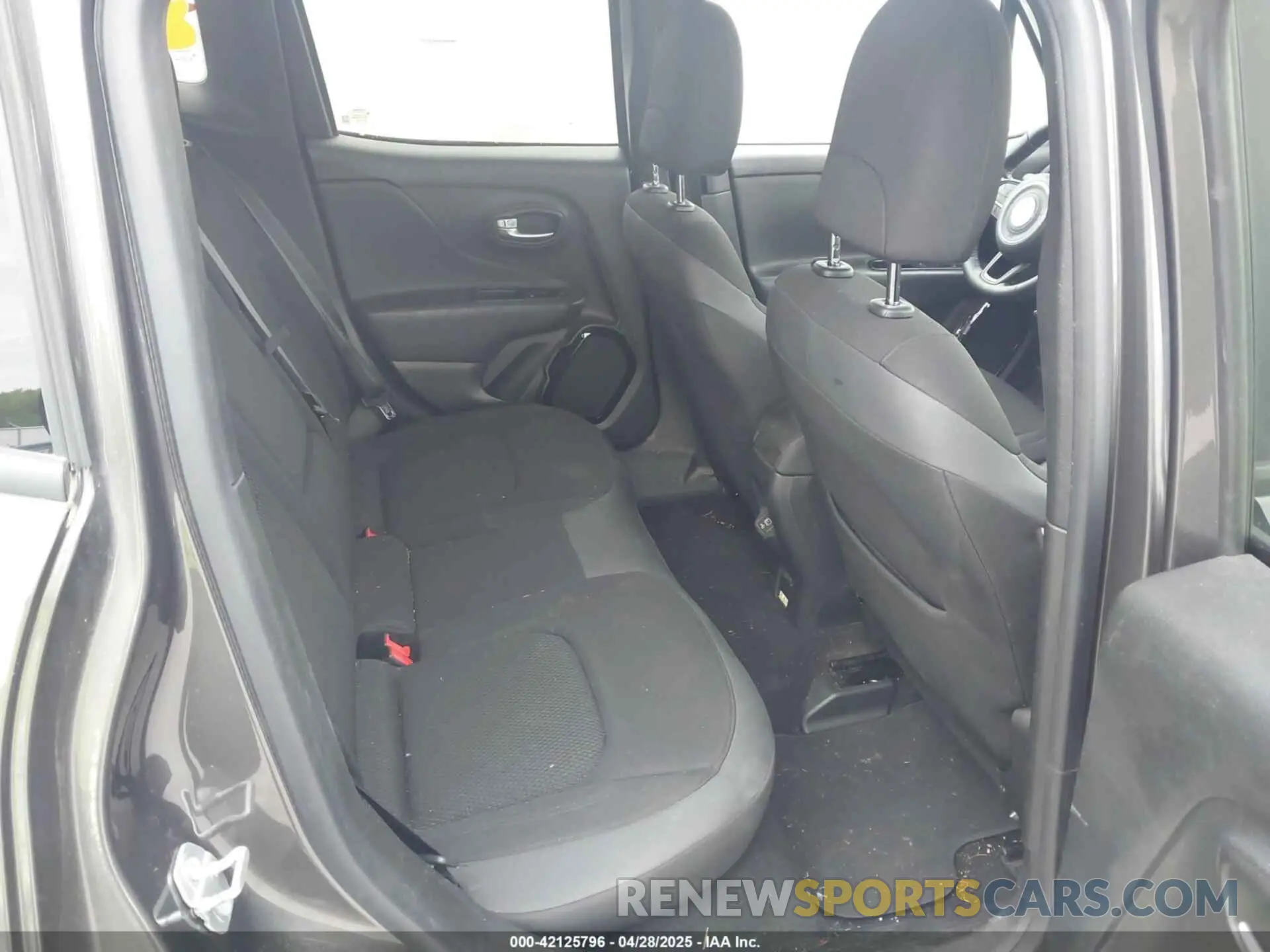 8 Photograph of a damaged car ZACNJBBBXKPJ77405 JEEP RENEGADE 2019