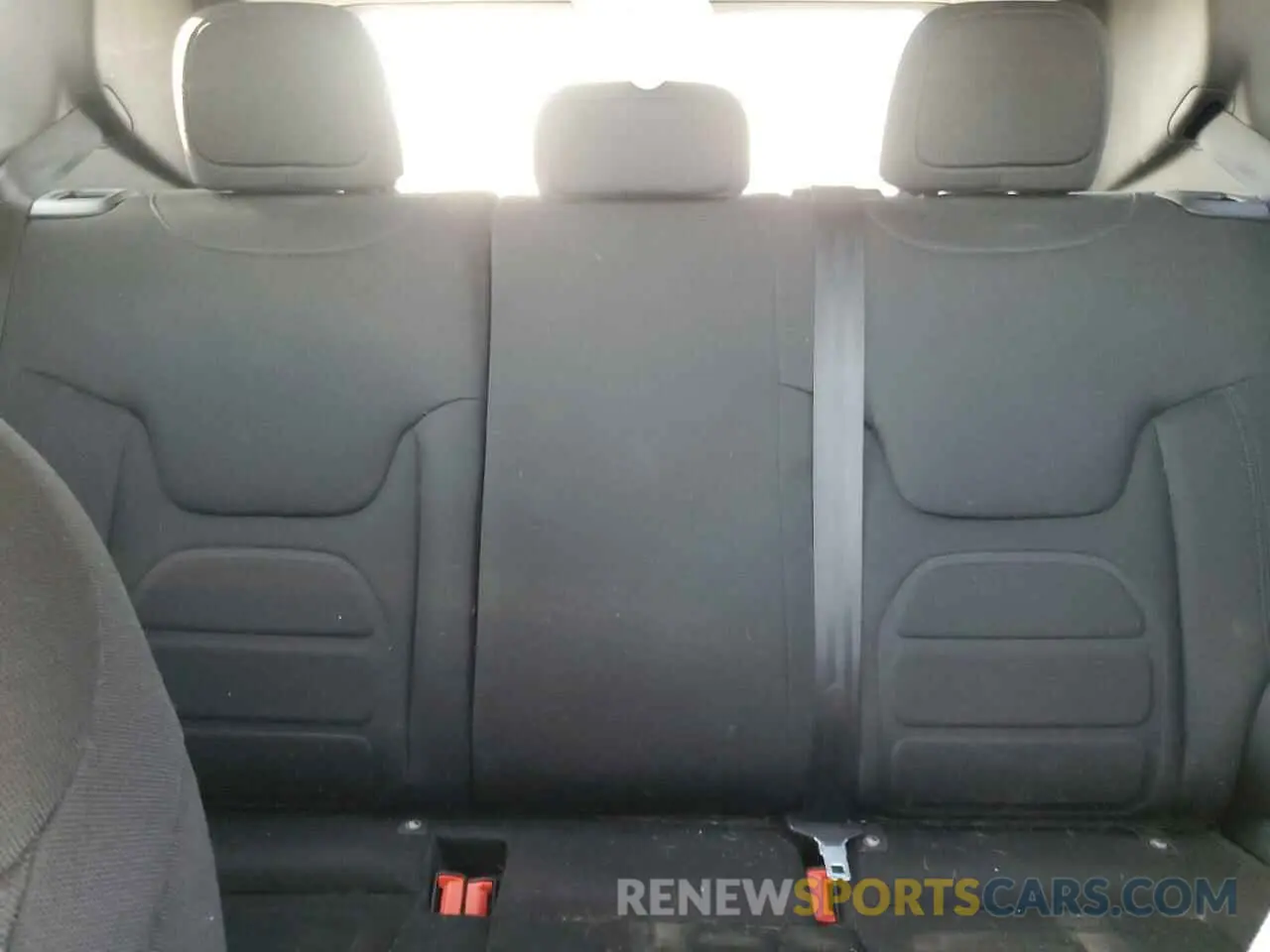 10 Photograph of a damaged car ZACNJBBBXKPK03355 JEEP RENEGADE 2019