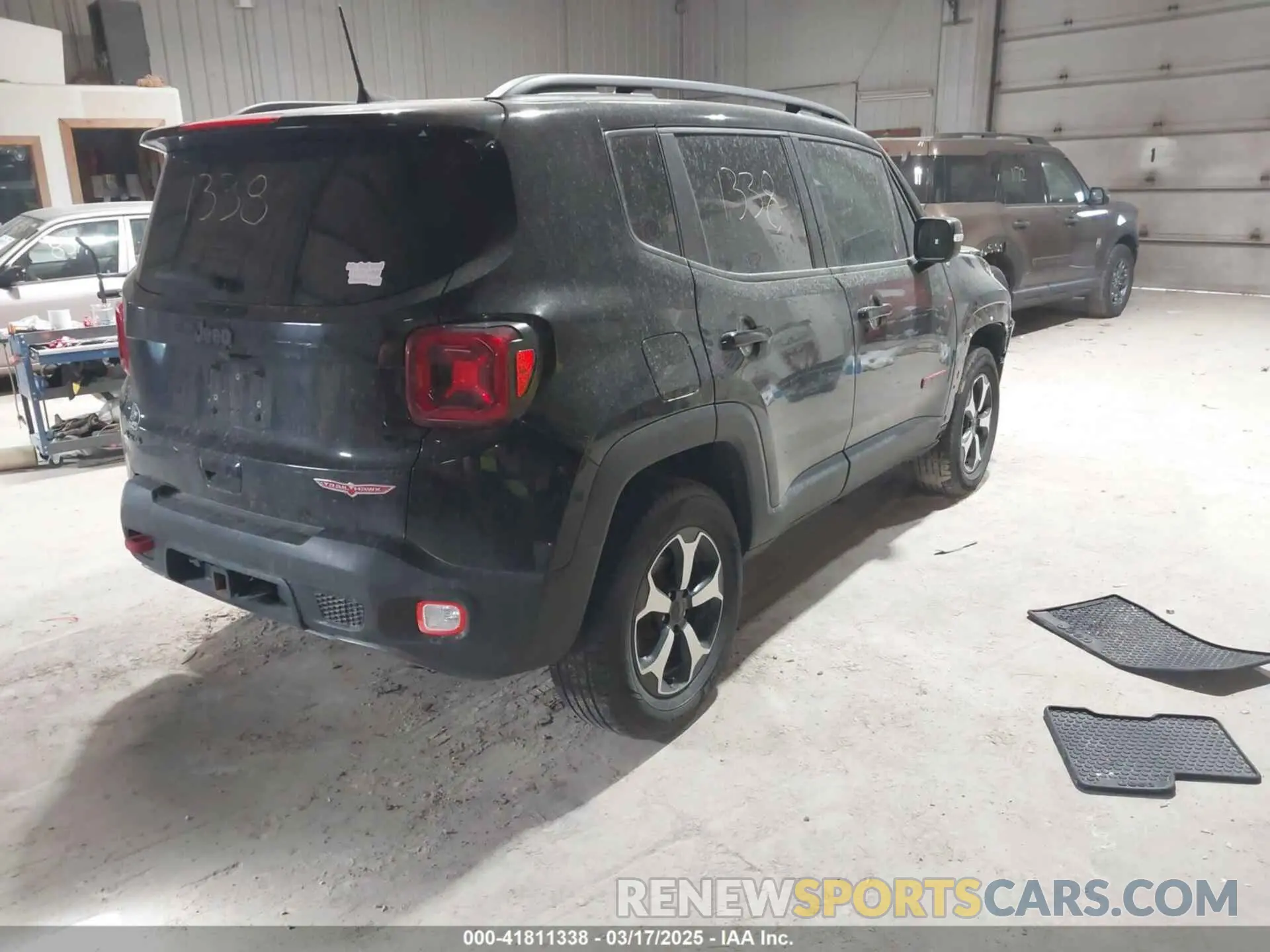 4 Photograph of a damaged car ZACNJBC11KPJ92963 JEEP RENEGADE 2019