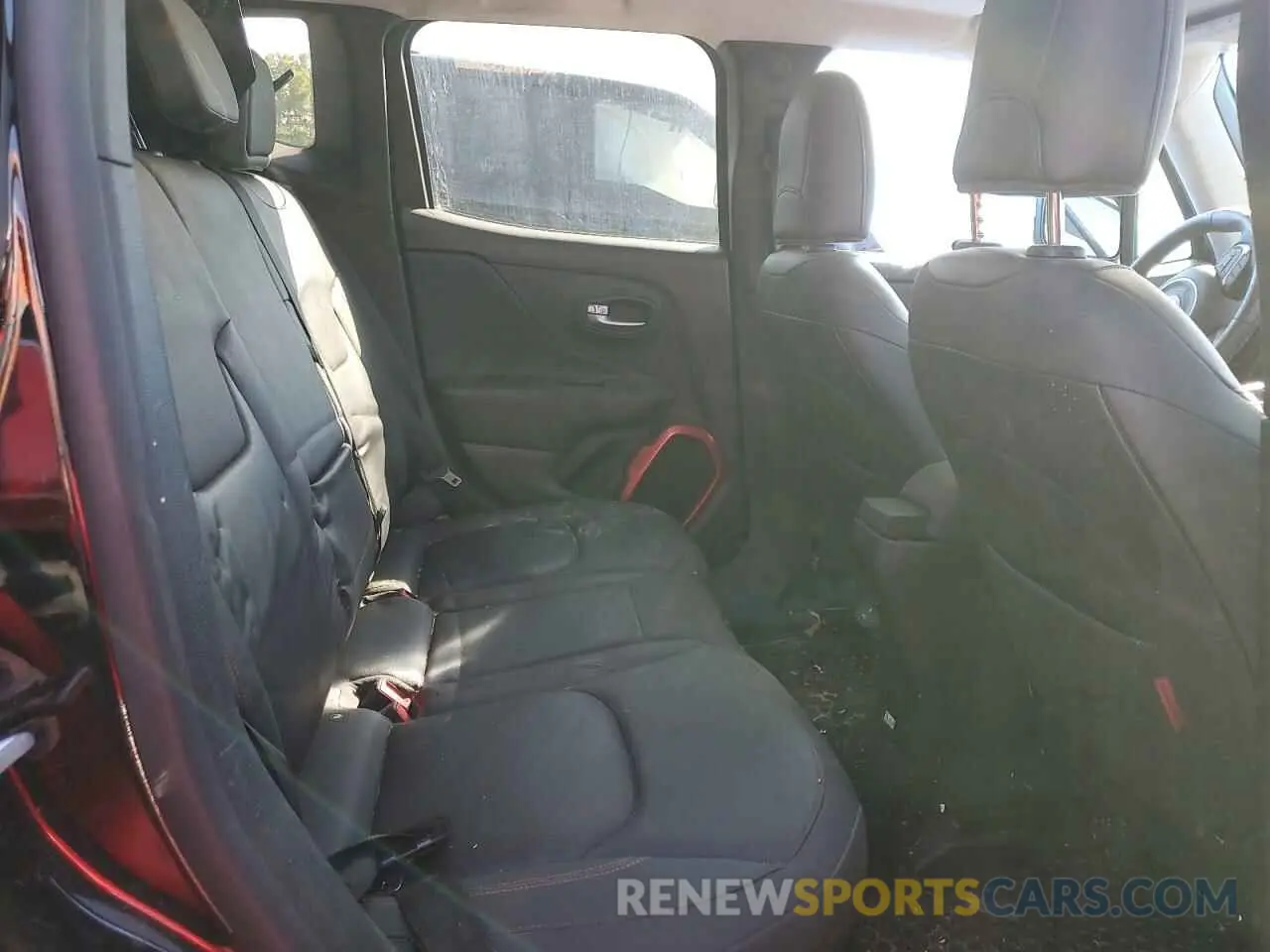 10 Photograph of a damaged car ZACNJBC11KPK05159 JEEP RENEGADE 2019