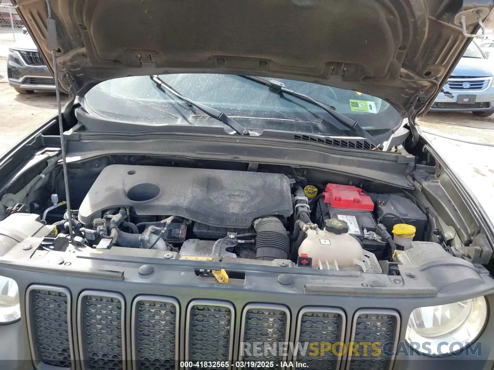 10 Photograph of a damaged car ZACNJBC12KPK02318 JEEP RENEGADE 2019