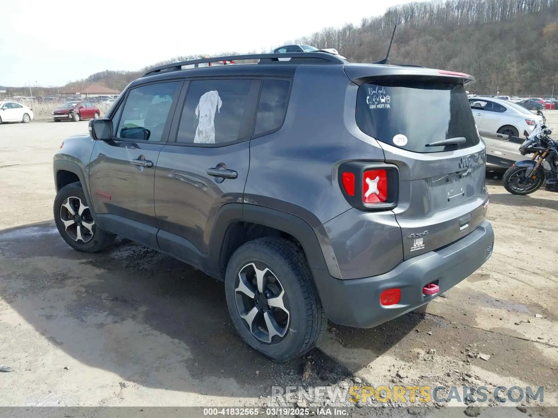 3 Photograph of a damaged car ZACNJBC12KPK02318 JEEP RENEGADE 2019