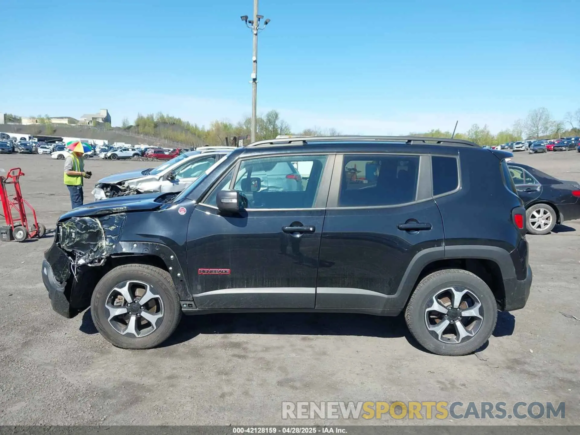 14 Photograph of a damaged car ZACNJBC14KPK49317 JEEP RENEGADE 2019