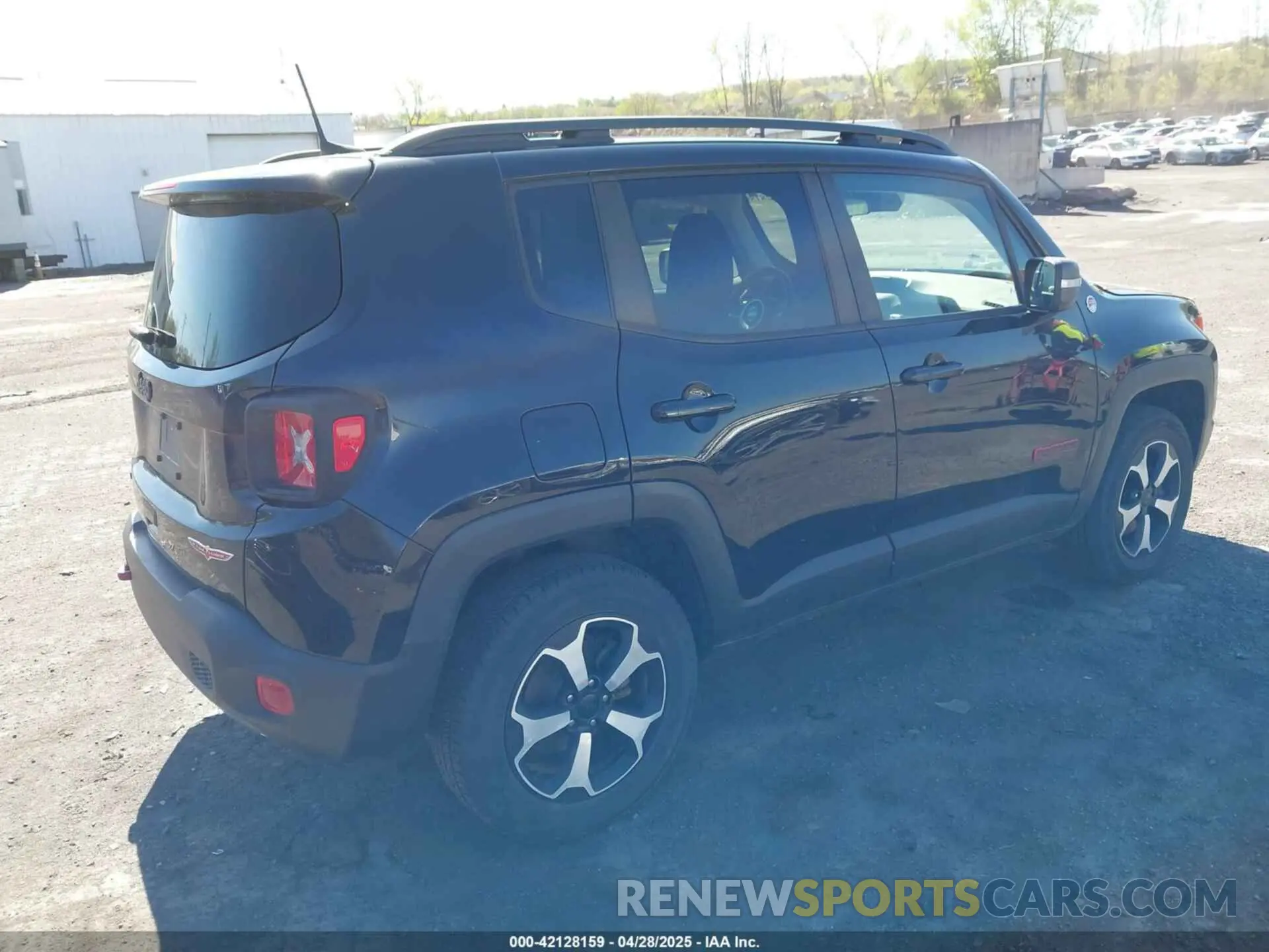 4 Photograph of a damaged car ZACNJBC14KPK49317 JEEP RENEGADE 2019
