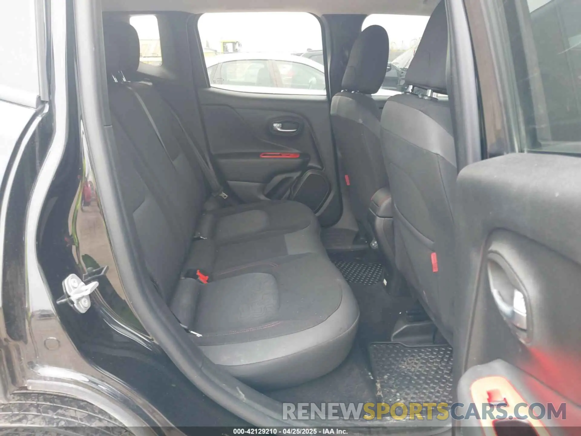8 Photograph of a damaged car ZACNJBC14KPK76923 JEEP RENEGADE 2019