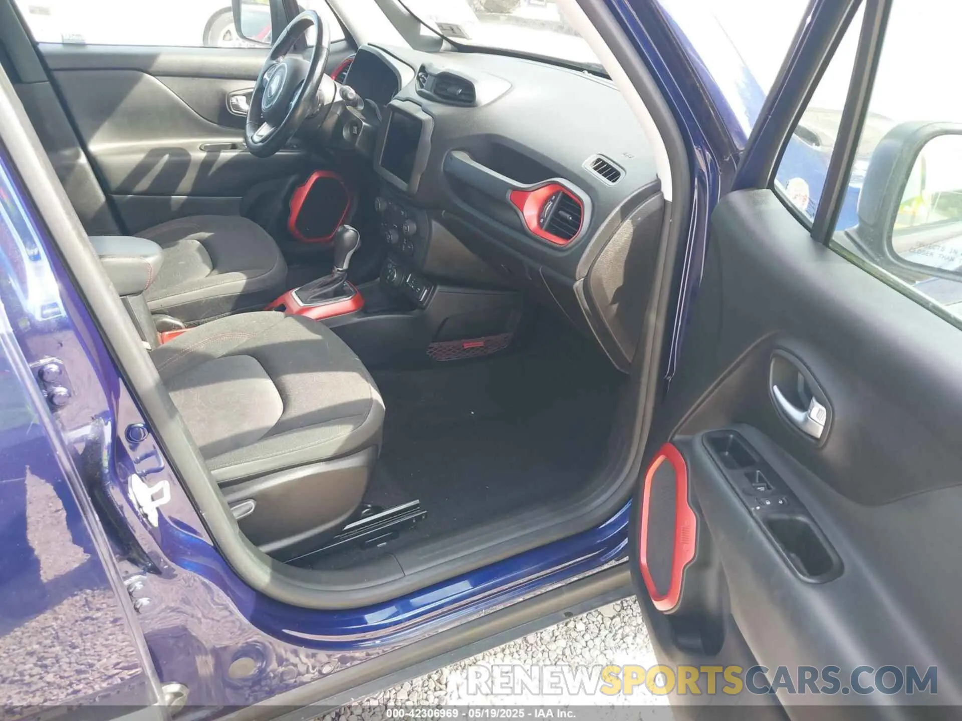 5 Photograph of a damaged car ZACNJBC16KPJ93803 JEEP RENEGADE 2019