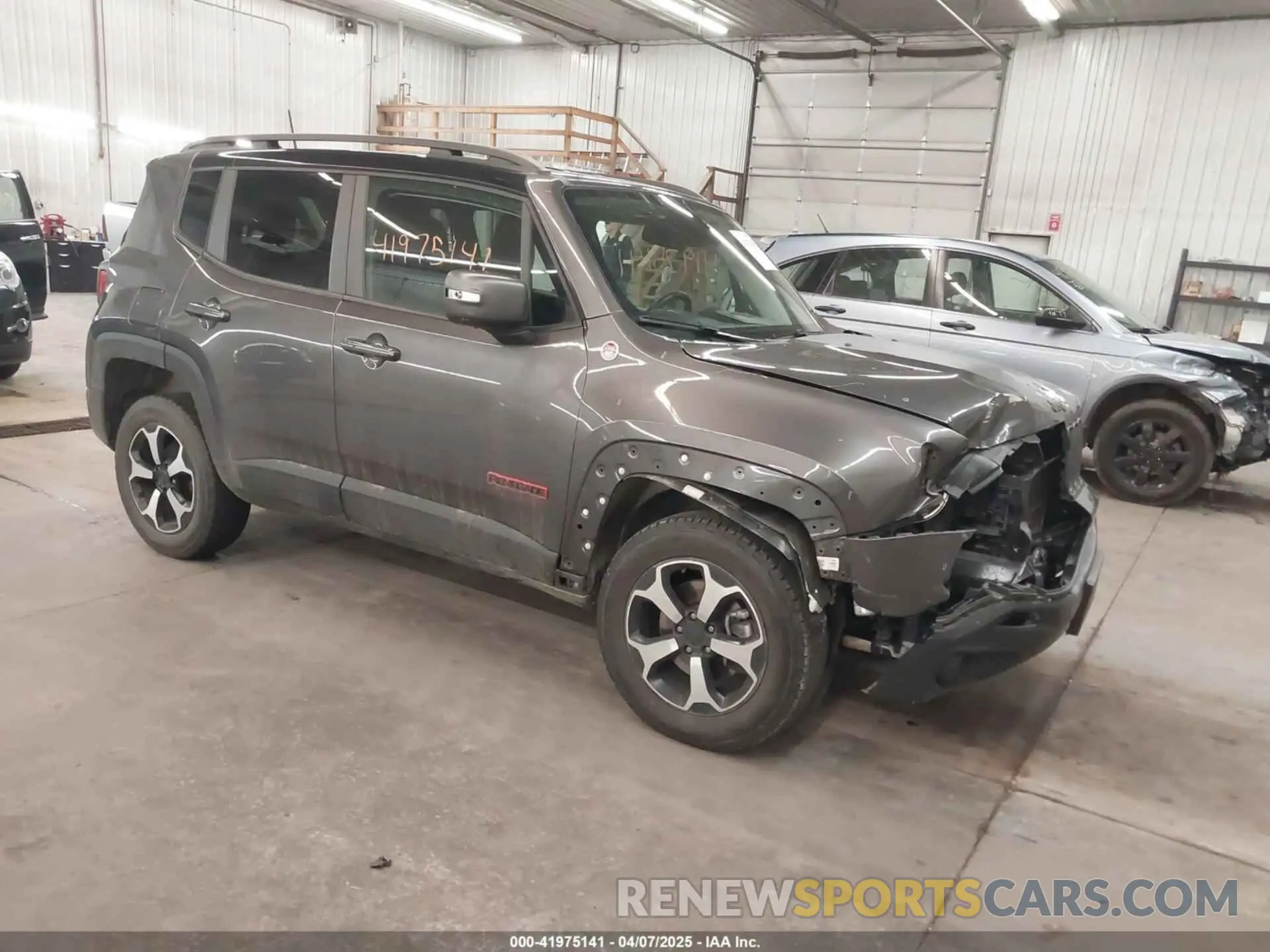 1 Photograph of a damaged car ZACNJBC17KPK22354 JEEP RENEGADE 2019