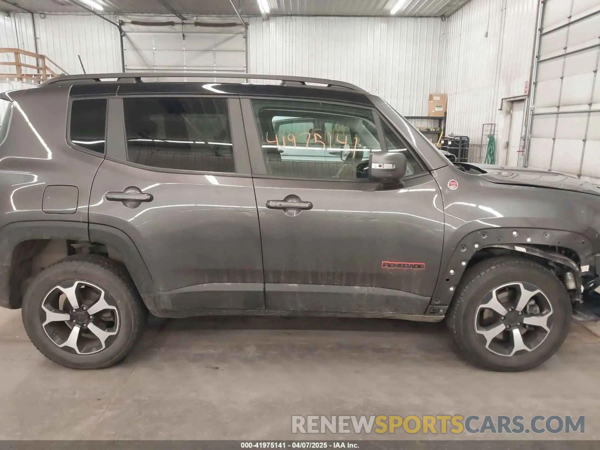 14 Photograph of a damaged car ZACNJBC17KPK22354 JEEP RENEGADE 2019