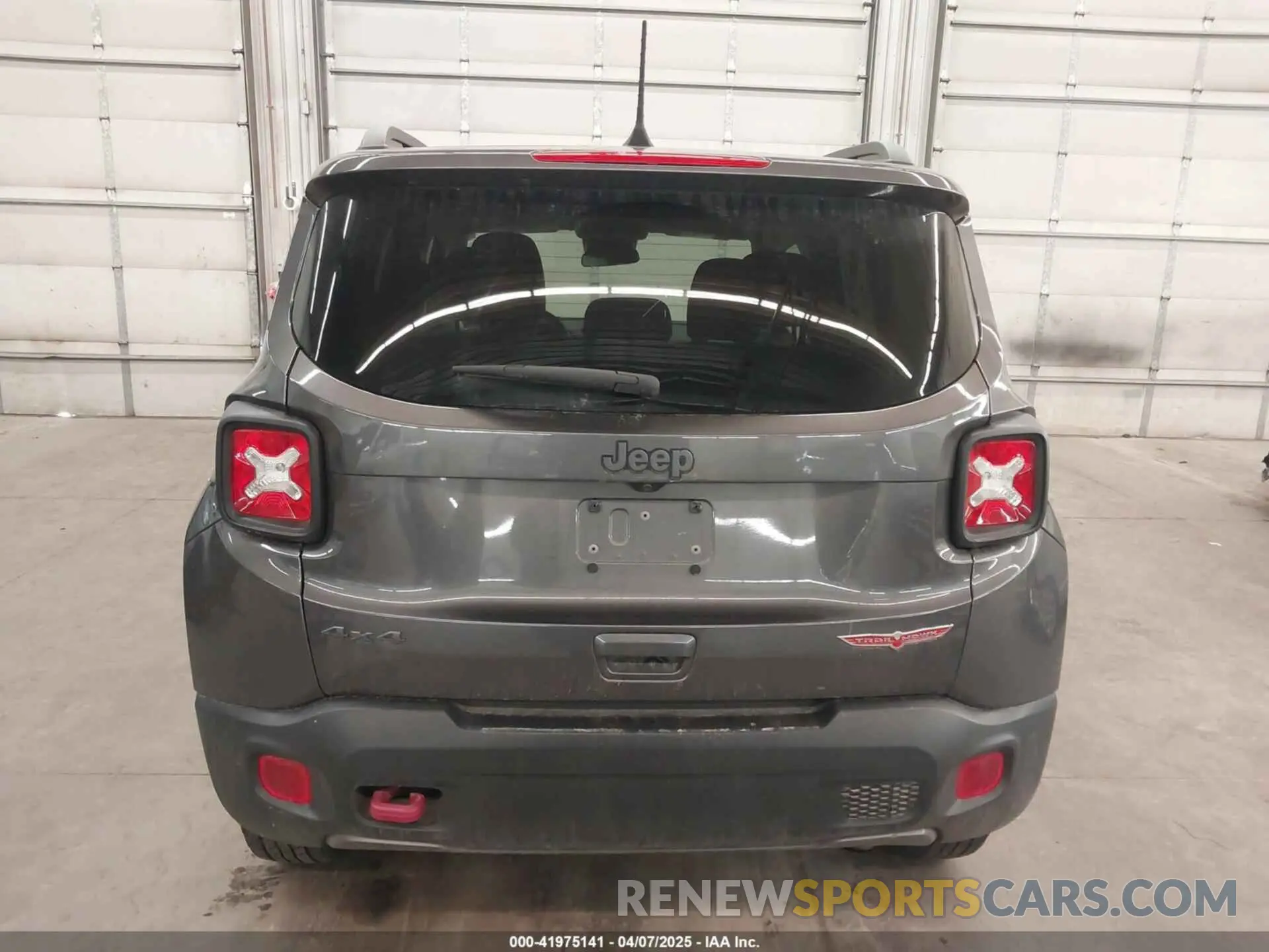 17 Photograph of a damaged car ZACNJBC17KPK22354 JEEP RENEGADE 2019