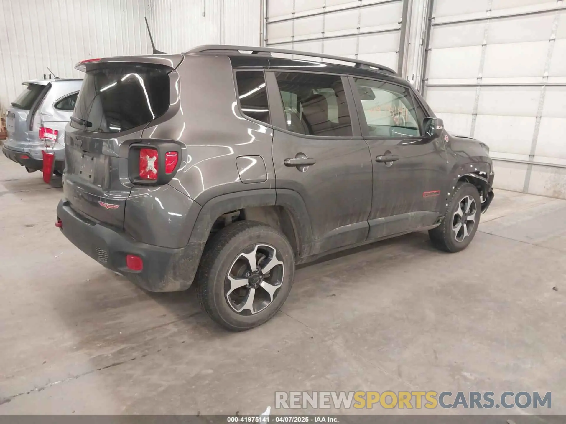 4 Photograph of a damaged car ZACNJBC17KPK22354 JEEP RENEGADE 2019