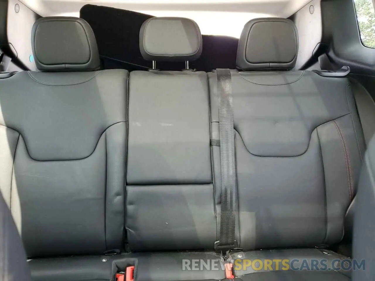 10 Photograph of a damaged car ZACNJBC17KPK47657 JEEP RENEGADE 2019