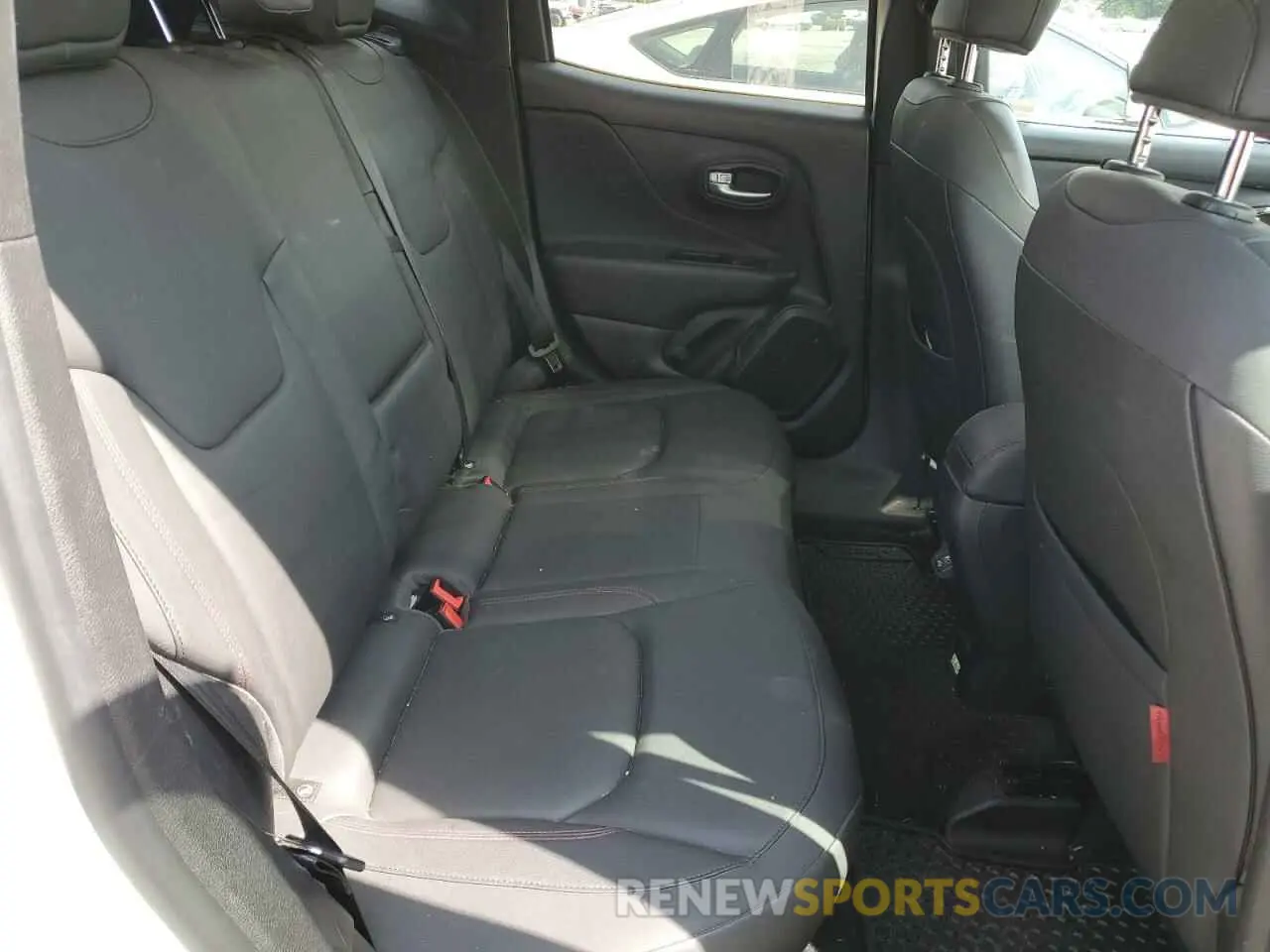 11 Photograph of a damaged car ZACNJBC17KPK47657 JEEP RENEGADE 2019