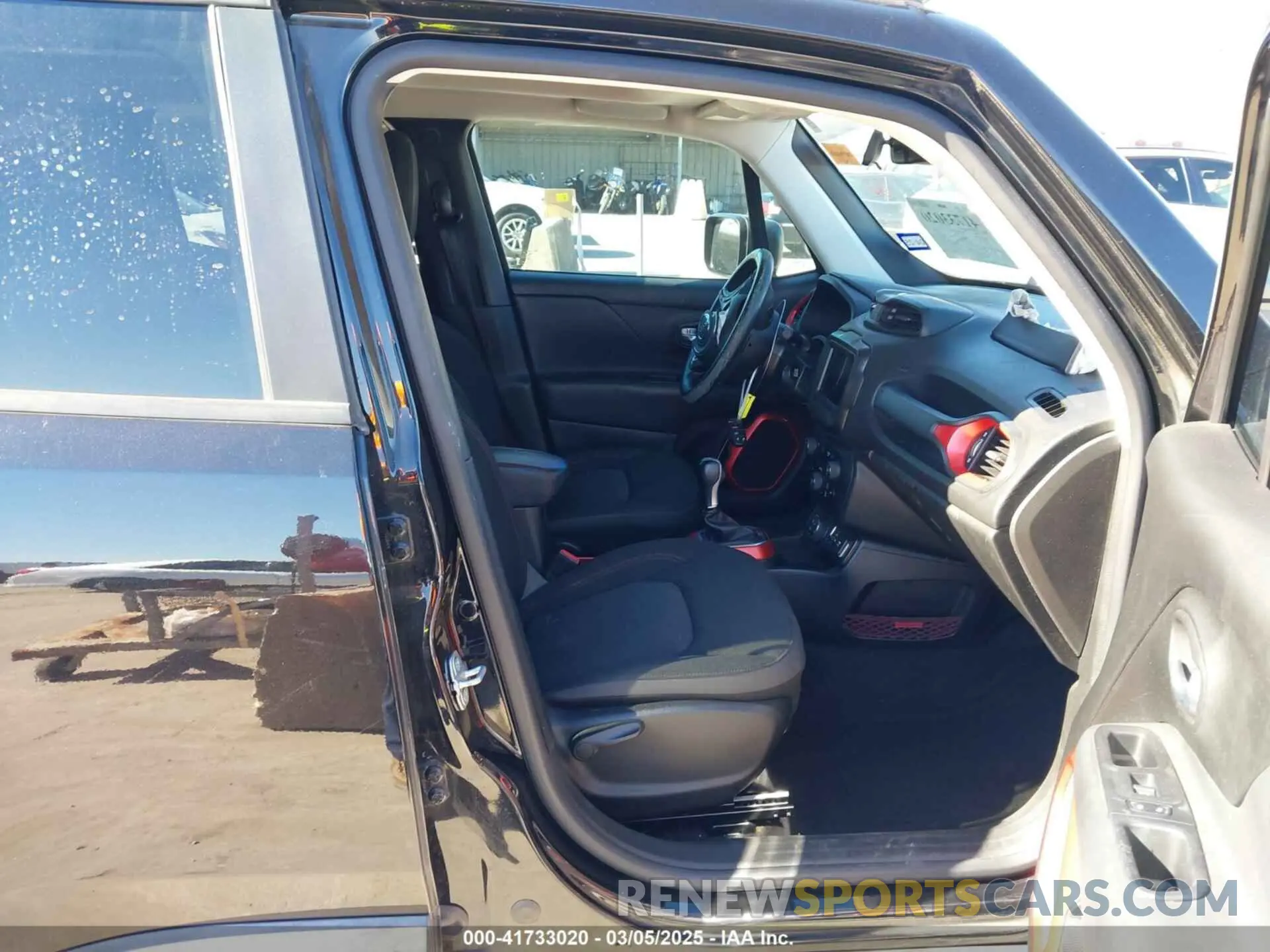 5 Photograph of a damaged car ZACNJBC18KPK06583 JEEP RENEGADE 2019