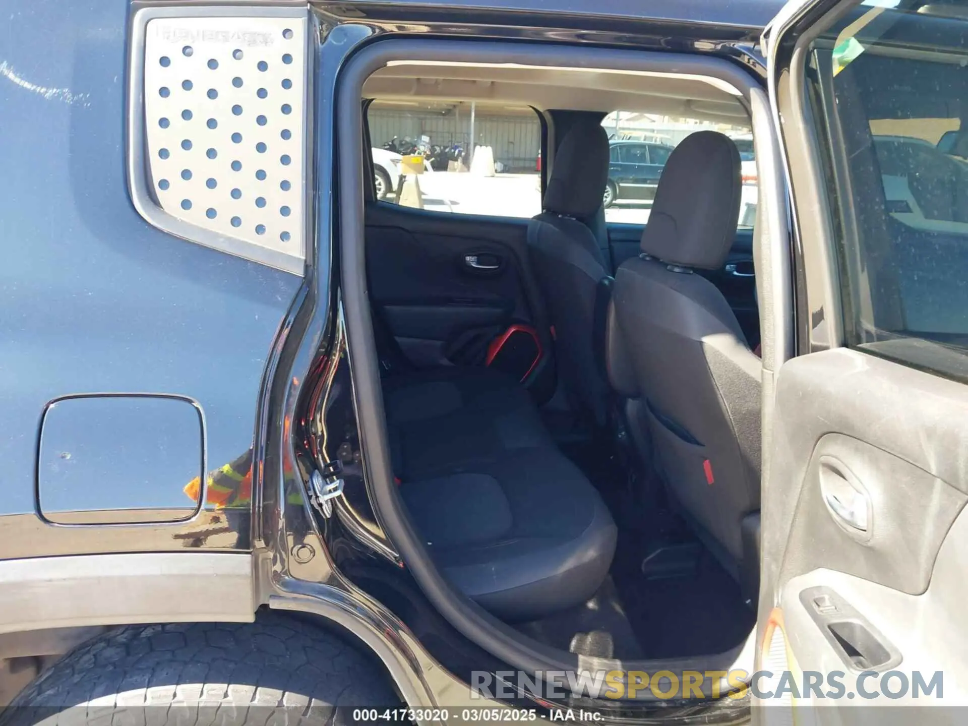 8 Photograph of a damaged car ZACNJBC18KPK06583 JEEP RENEGADE 2019