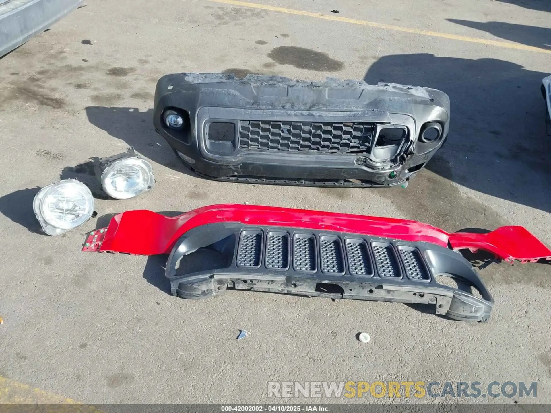12 Photograph of a damaged car ZACNJBC19KPK09606 JEEP RENEGADE 2019