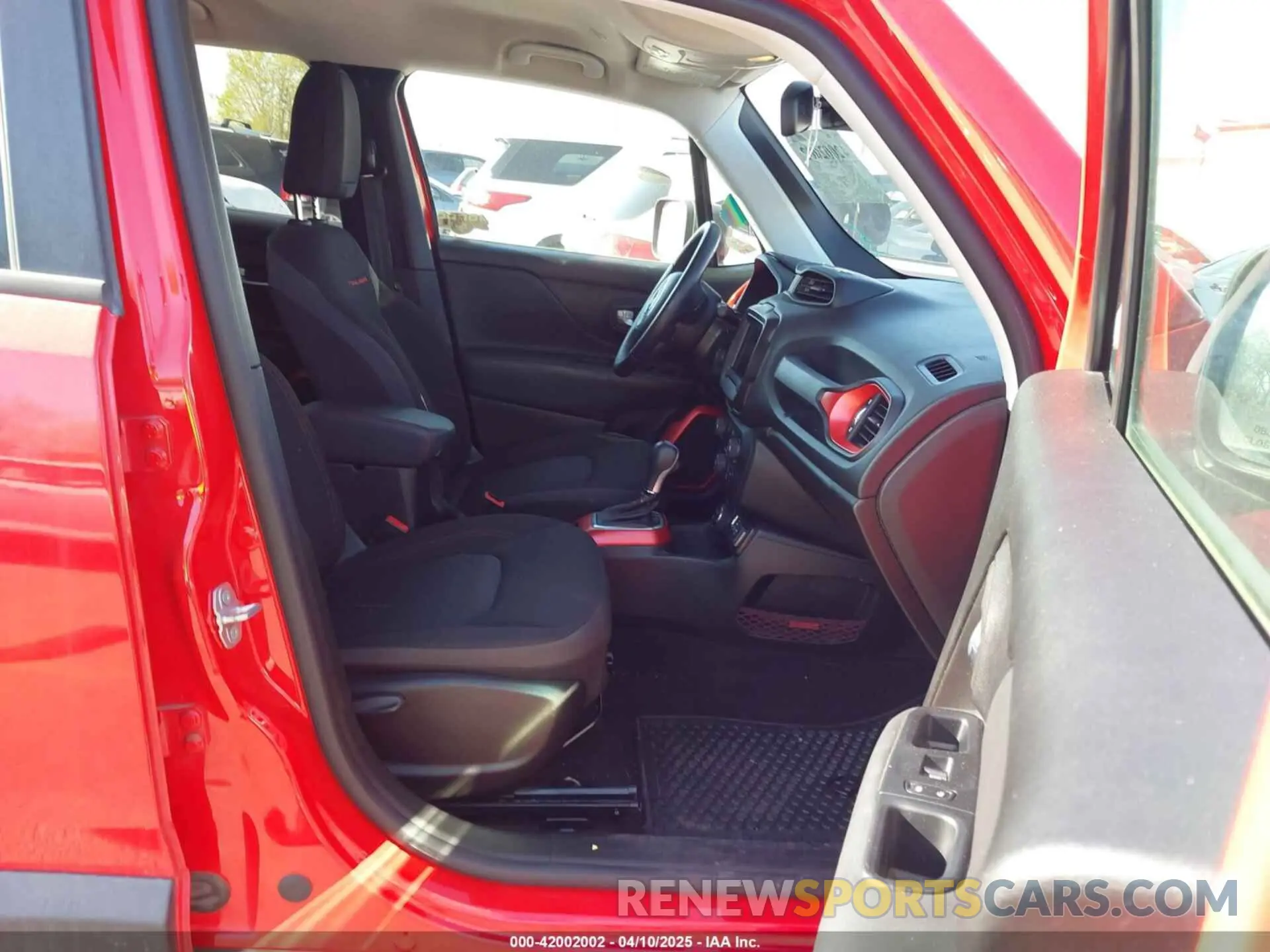 5 Photograph of a damaged car ZACNJBC19KPK09606 JEEP RENEGADE 2019