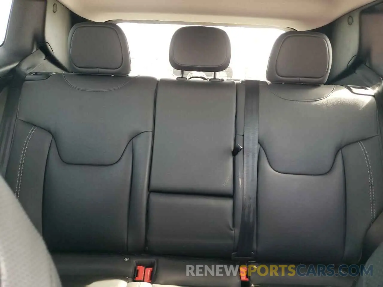 10 Photograph of a damaged car ZACNJBD18KPJ93686 JEEP RENEGADE 2019