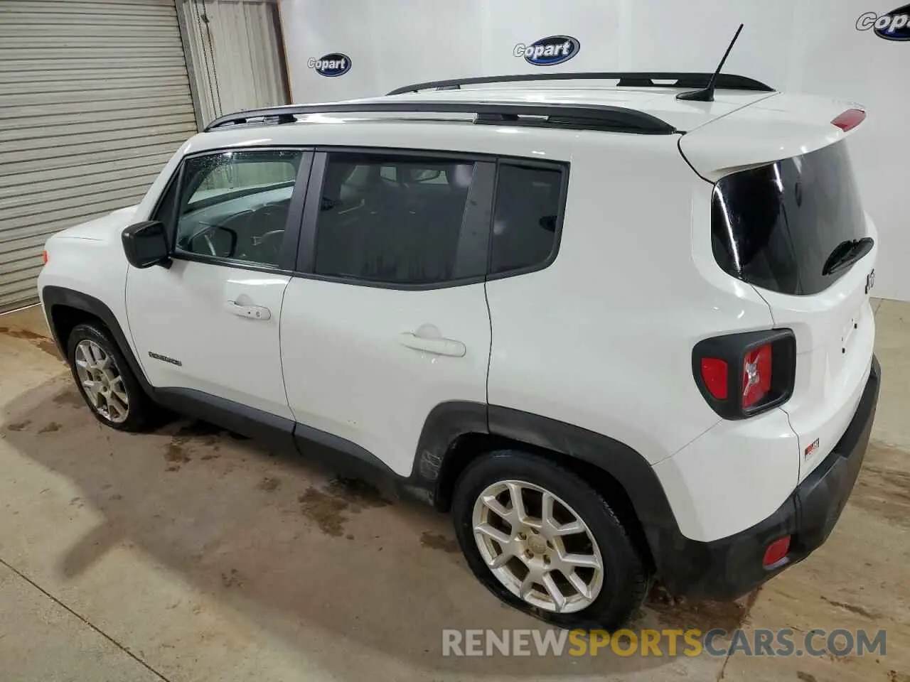 2 Photograph of a damaged car ZACNJAA1XLPM05908 JEEP RENEGADE 2020