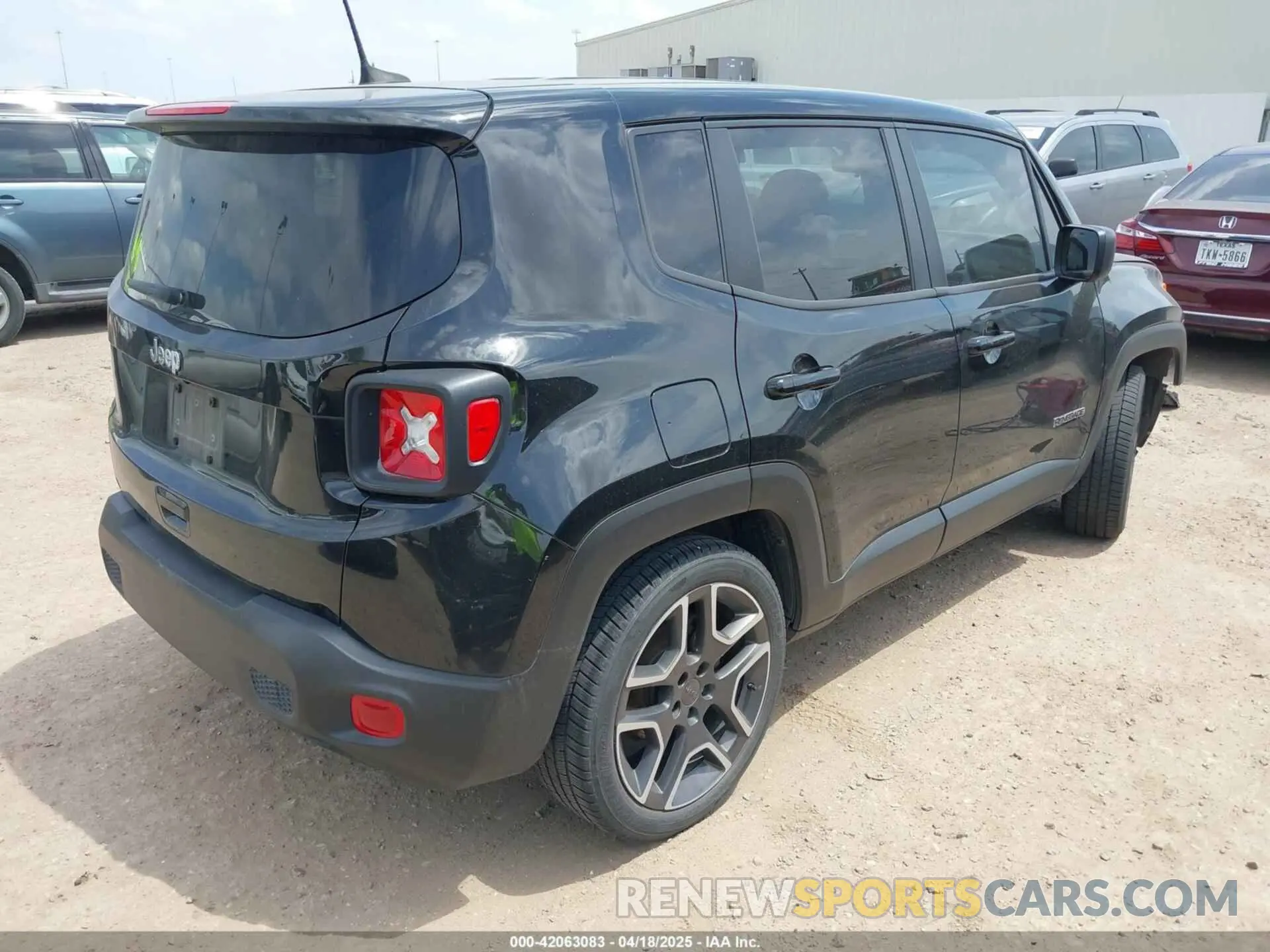 4 Photograph of a damaged car ZACNJAAB2LPM06219 JEEP RENEGADE 2020