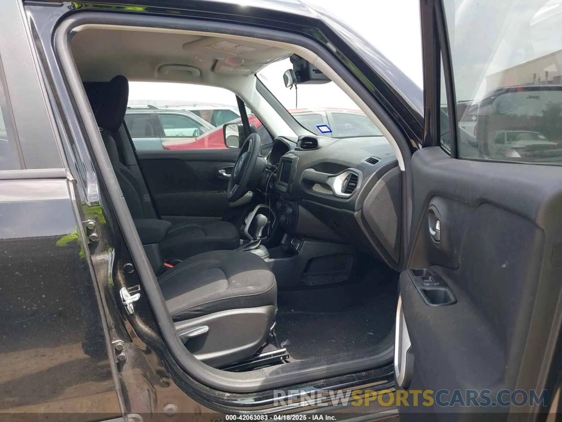 5 Photograph of a damaged car ZACNJAAB2LPM06219 JEEP RENEGADE 2020