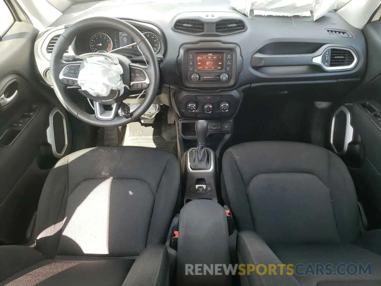 8 Photograph of a damaged car ZACNJAAB3LPK97981 JEEP RENEGADE 2020