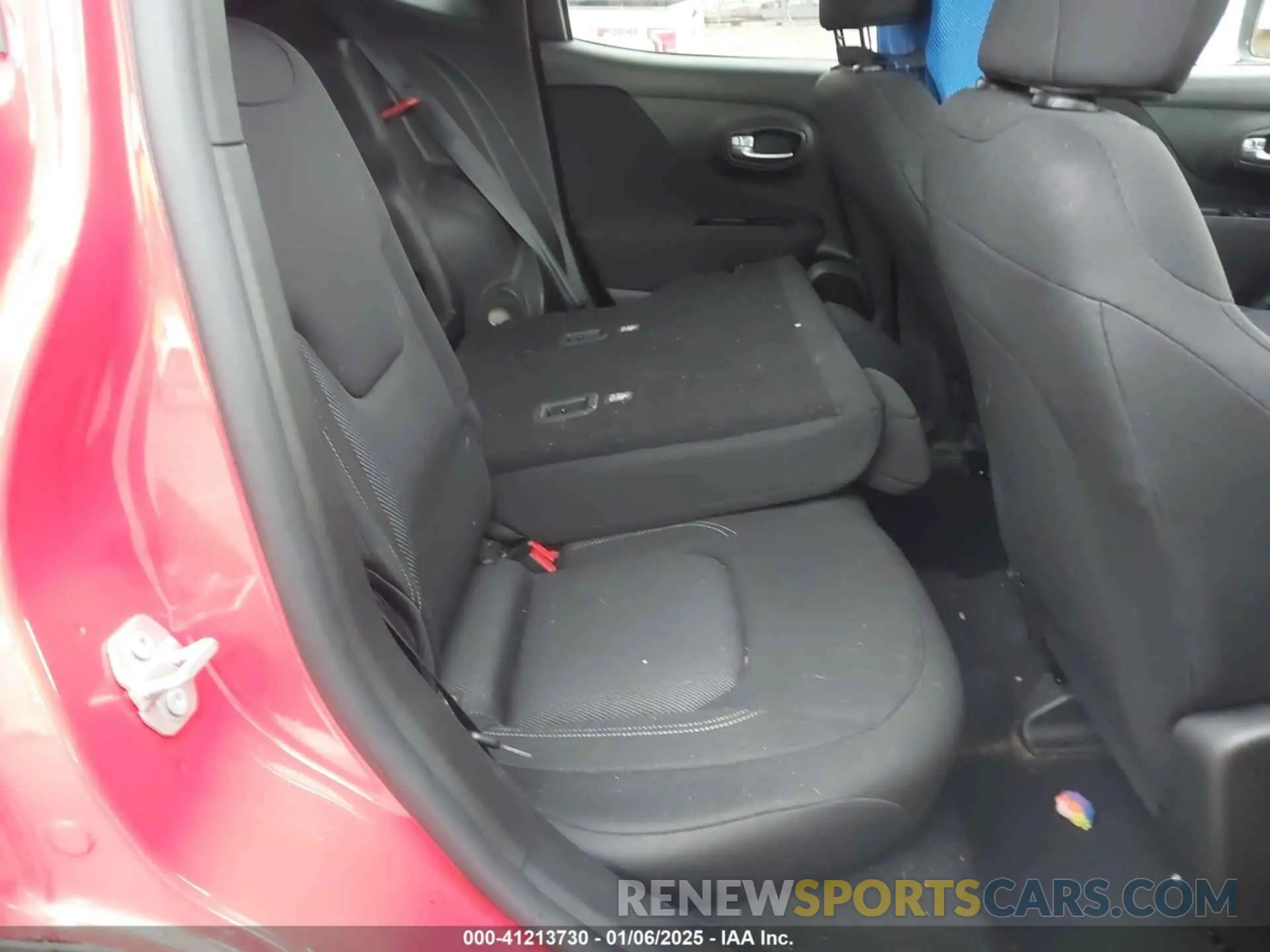 8 Photograph of a damaged car ZACNJAAB3LPL75076 JEEP RENEGADE 2020