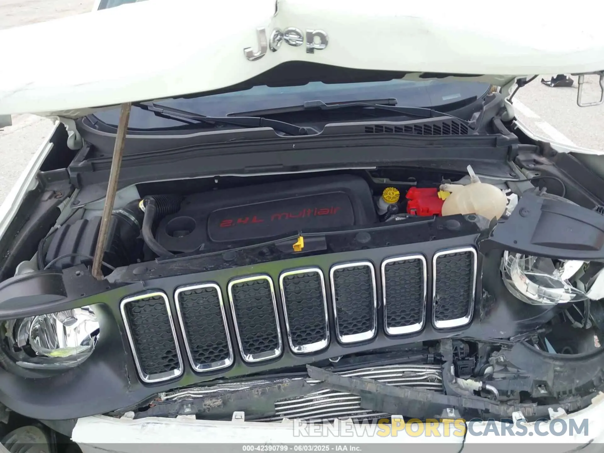 10 Photograph of a damaged car ZACNJAAB4LPL64670 JEEP RENEGADE 2020