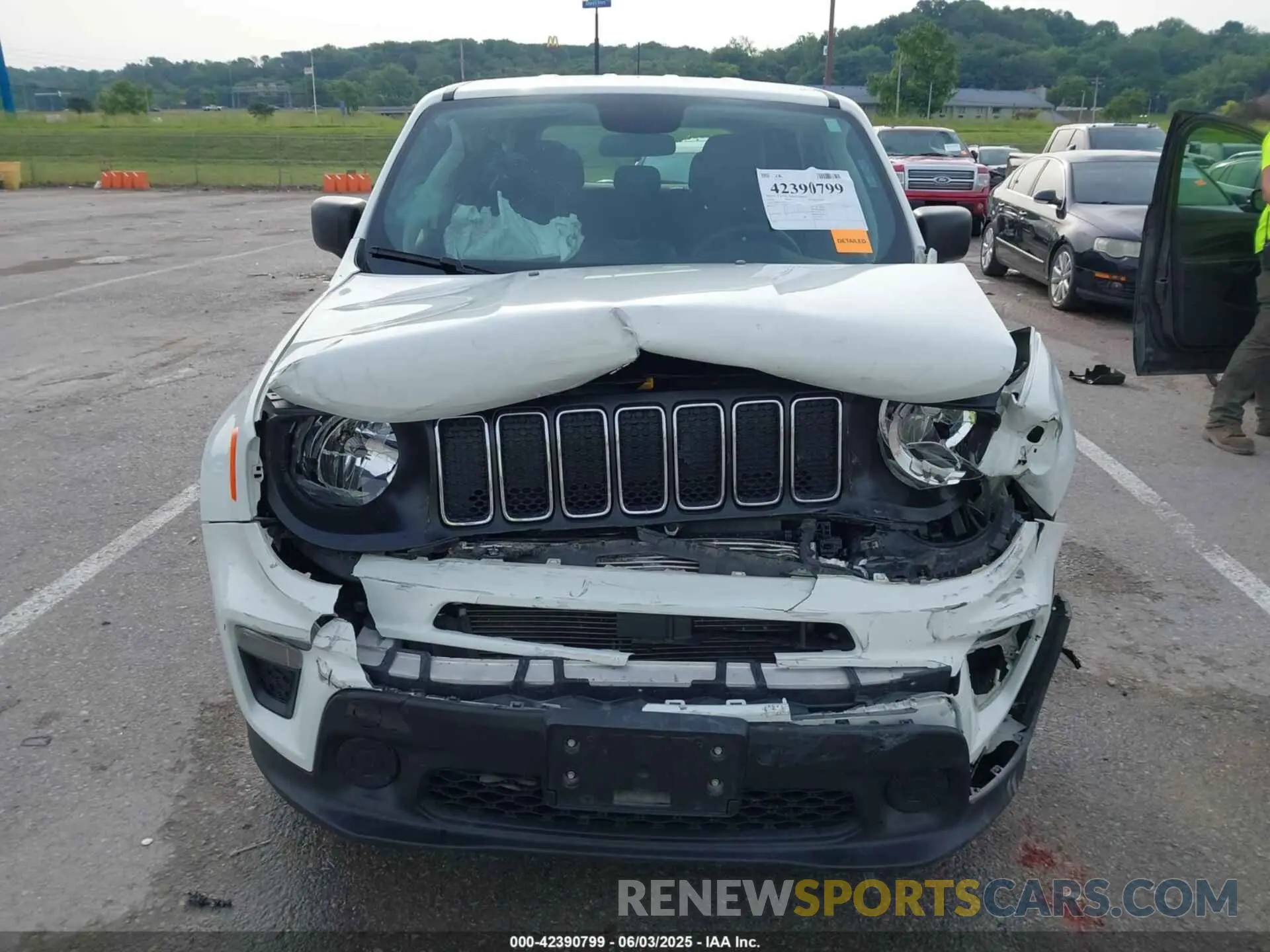 12 Photograph of a damaged car ZACNJAAB4LPL64670 JEEP RENEGADE 2020