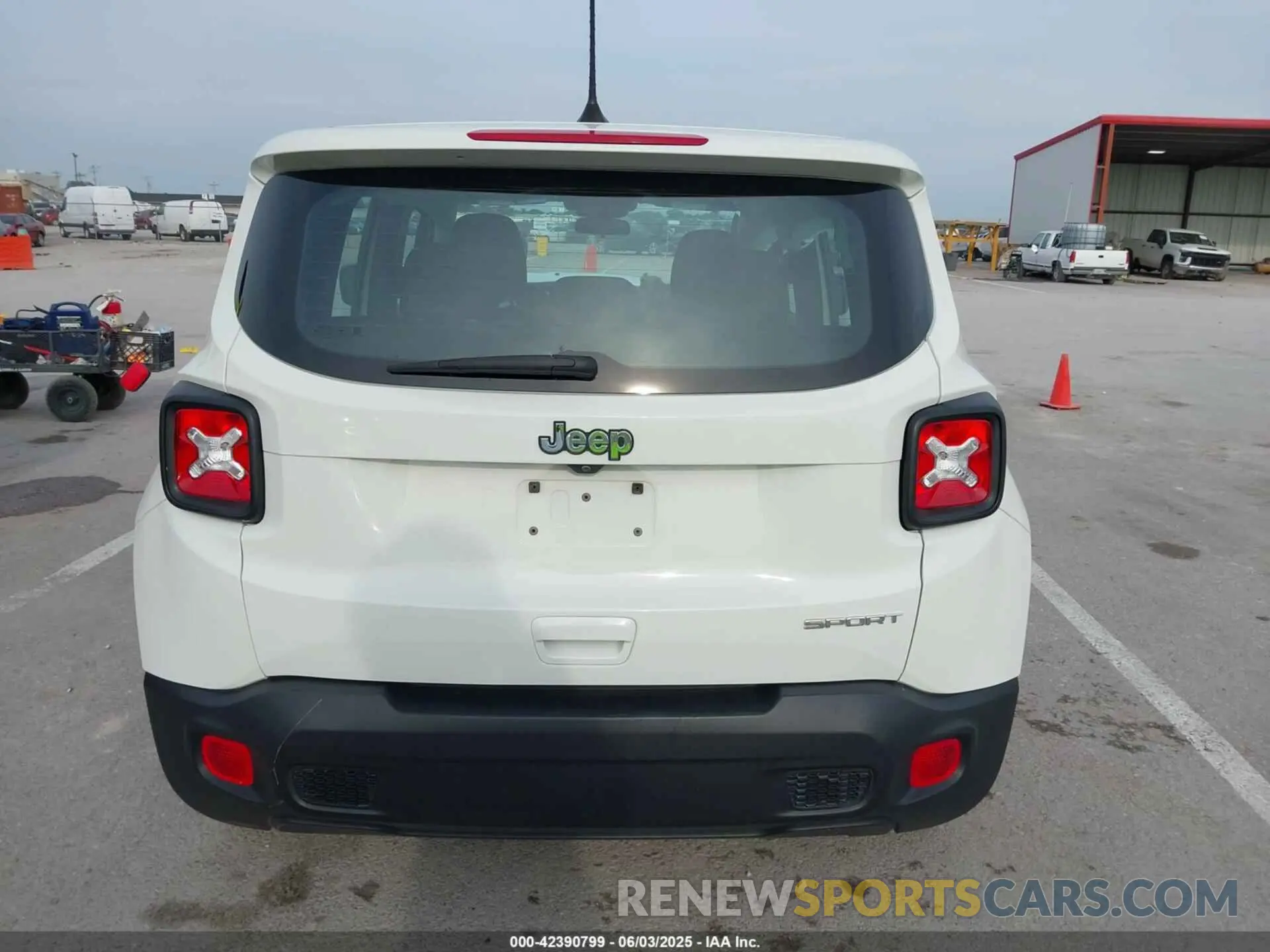 16 Photograph of a damaged car ZACNJAAB4LPL64670 JEEP RENEGADE 2020