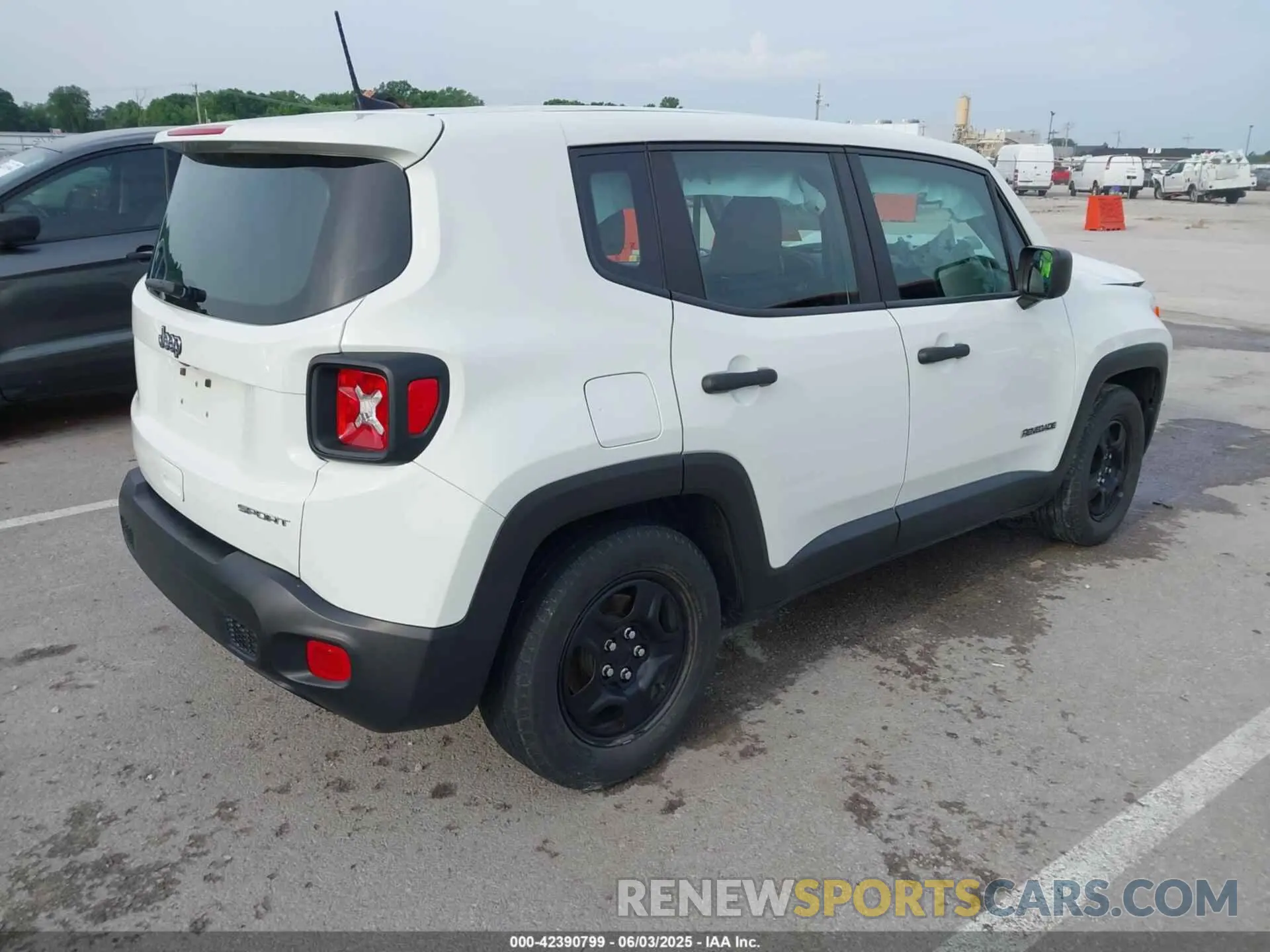 4 Photograph of a damaged car ZACNJAAB4LPL64670 JEEP RENEGADE 2020