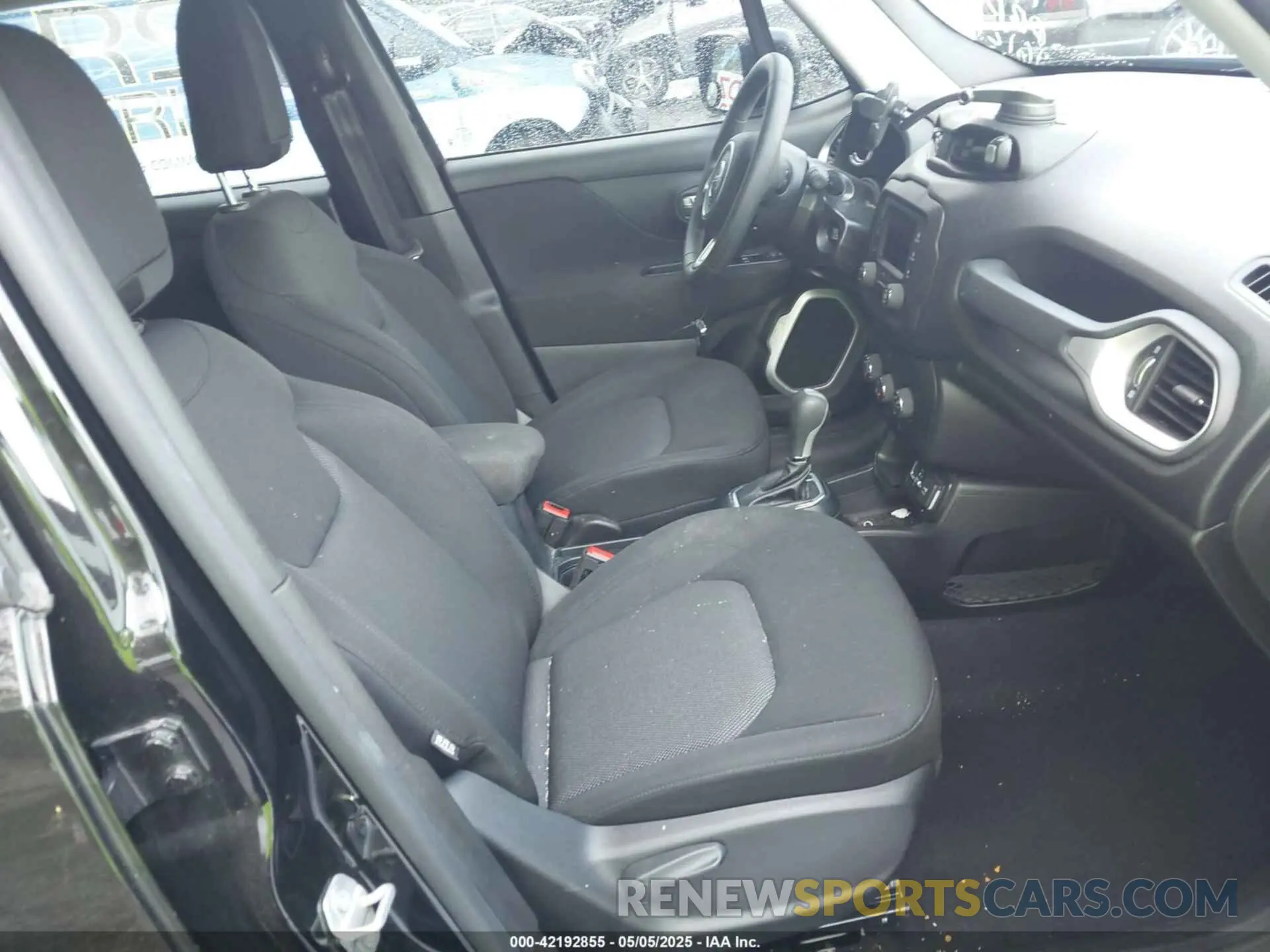 5 Photograph of a damaged car ZACNJAAB5LPL16210 JEEP RENEGADE 2020