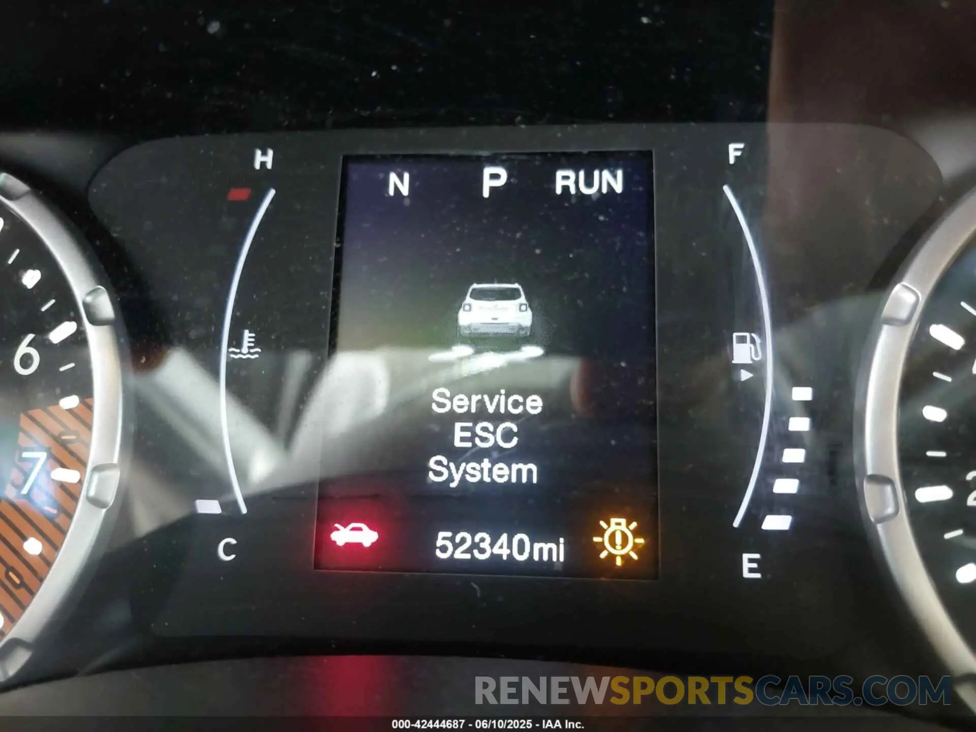 16 Photograph of a damaged car ZACNJAAB6LPL81065 JEEP RENEGADE 2020