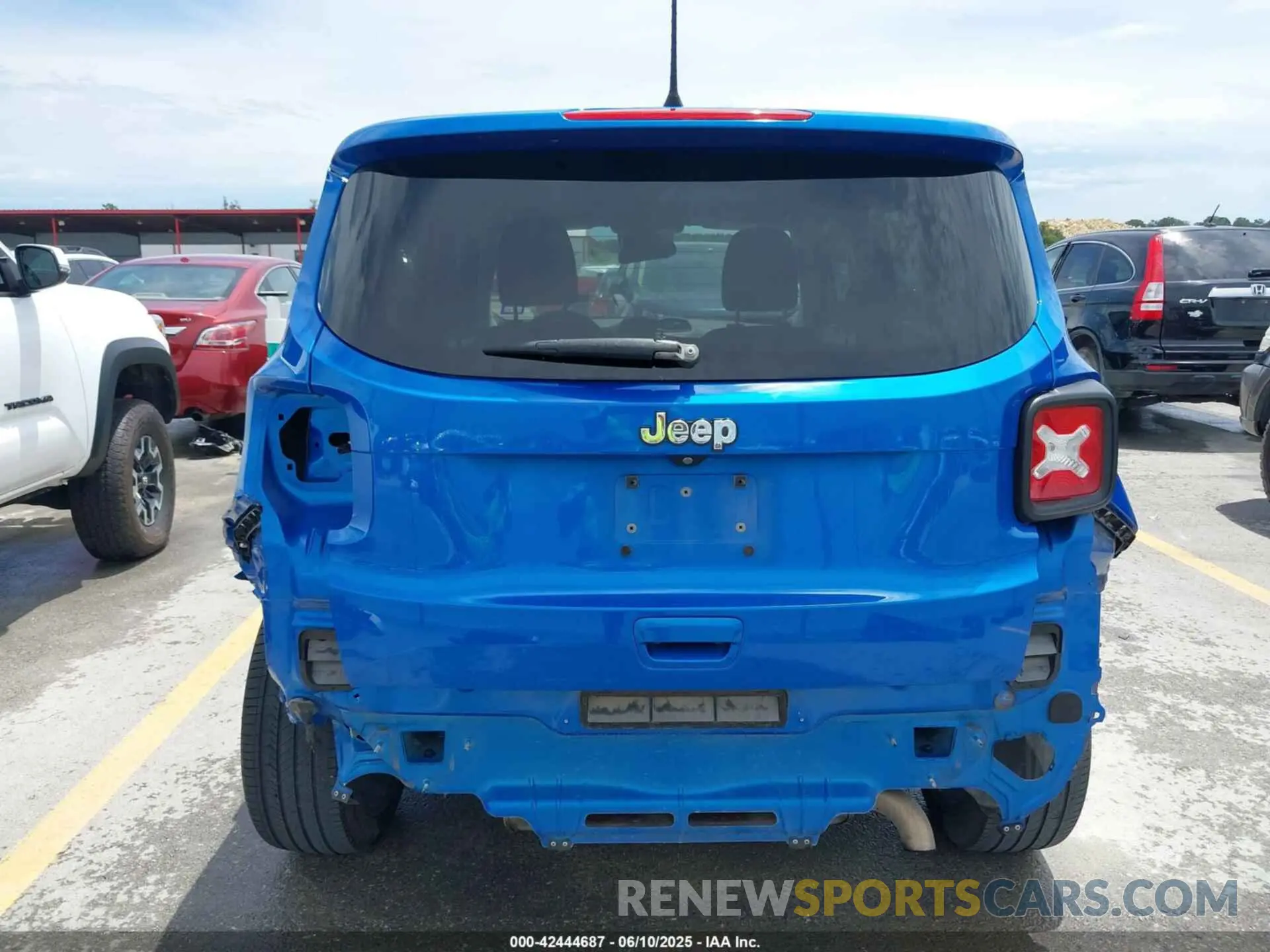 17 Photograph of a damaged car ZACNJAAB6LPL81065 JEEP RENEGADE 2020
