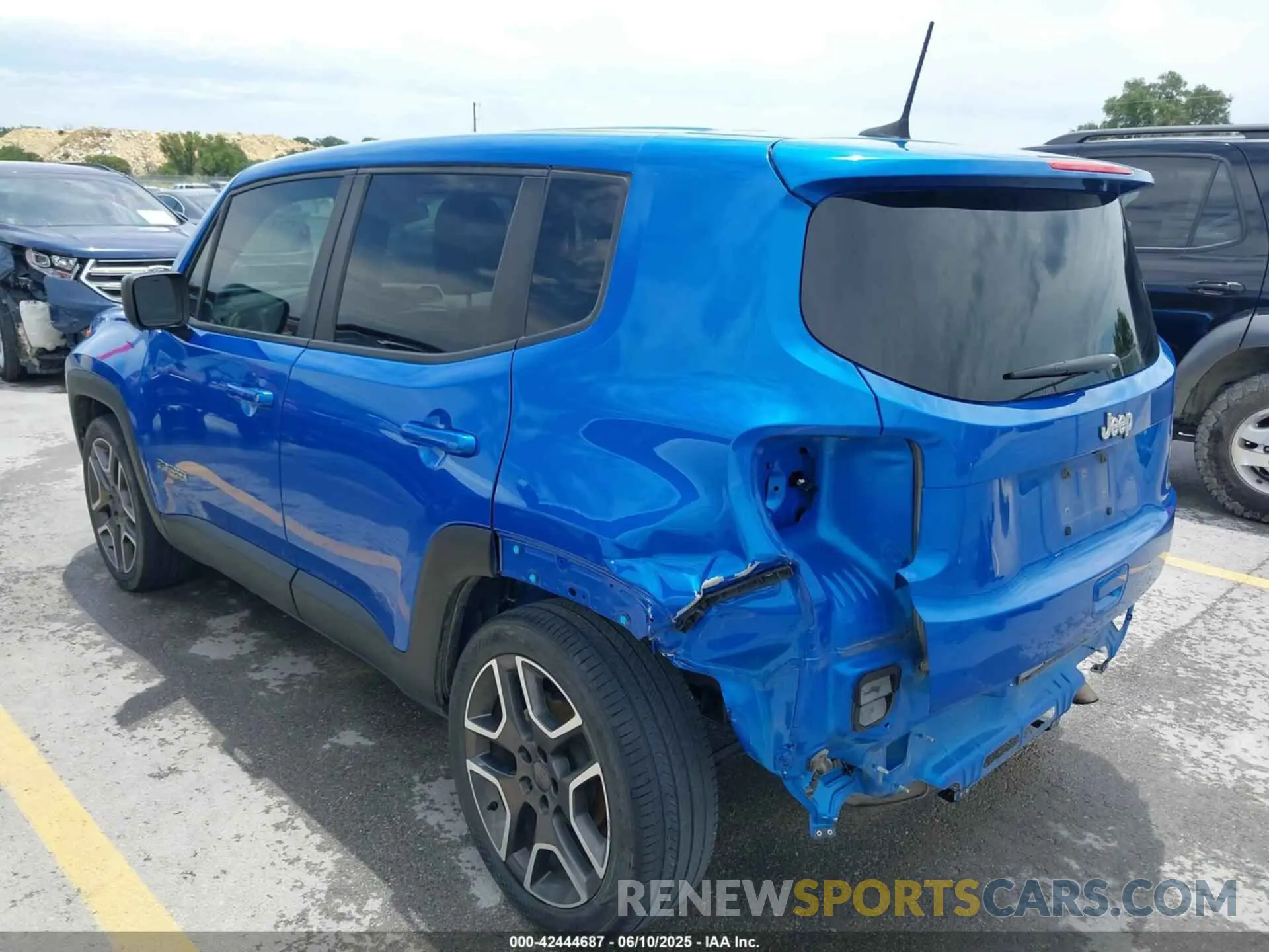 3 Photograph of a damaged car ZACNJAAB6LPL81065 JEEP RENEGADE 2020