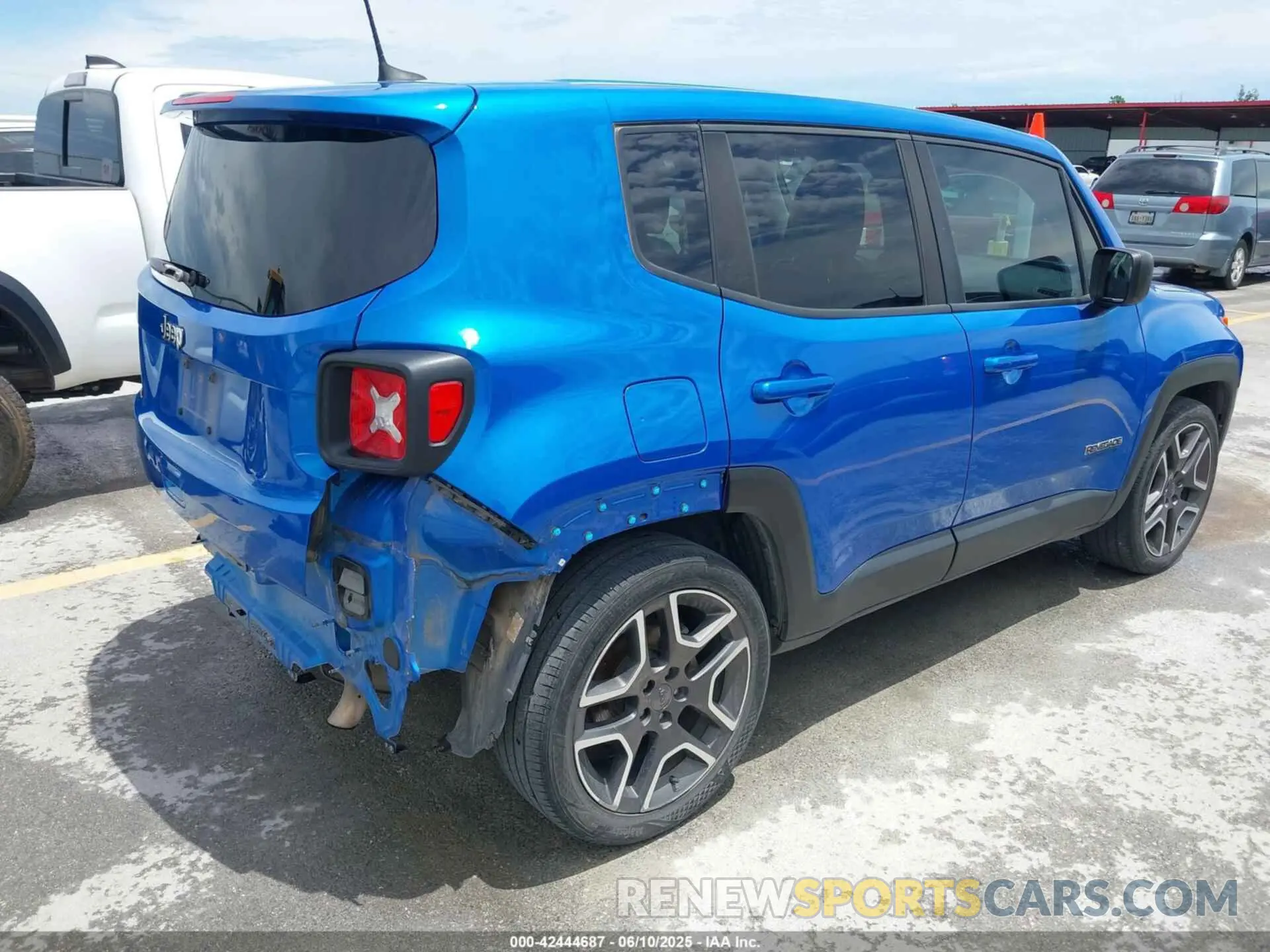 4 Photograph of a damaged car ZACNJAAB6LPL81065 JEEP RENEGADE 2020