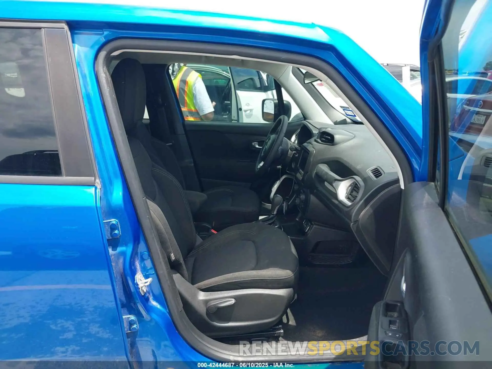 5 Photograph of a damaged car ZACNJAAB6LPL81065 JEEP RENEGADE 2020