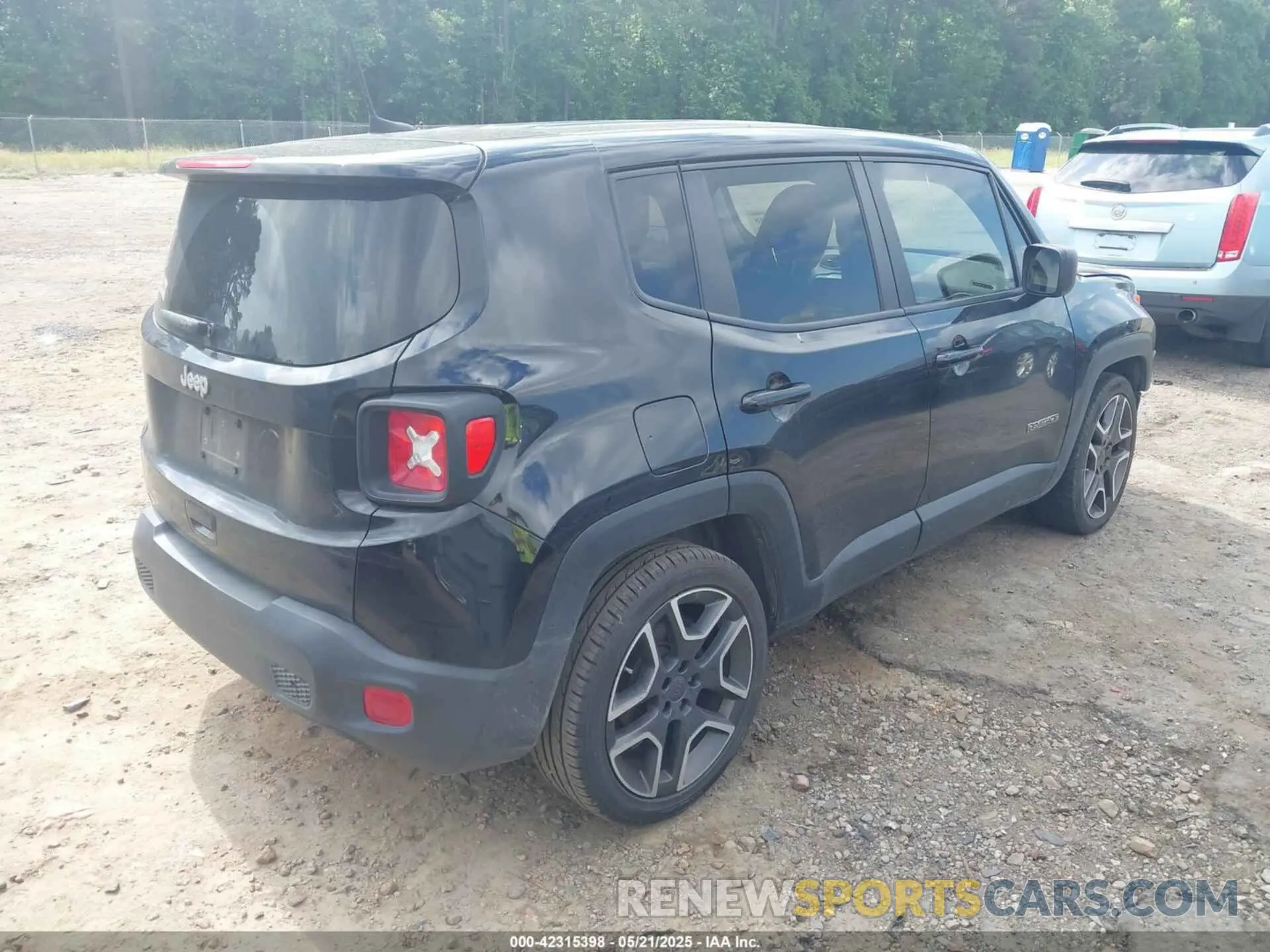 4 Photograph of a damaged car ZACNJAAB6LPL81499 JEEP RENEGADE 2020