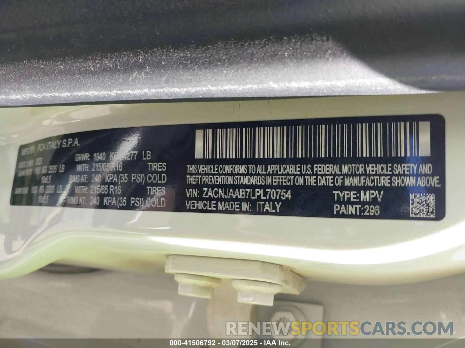 9 Photograph of a damaged car ZACNJAAB7LPL70754 JEEP RENEGADE 2020