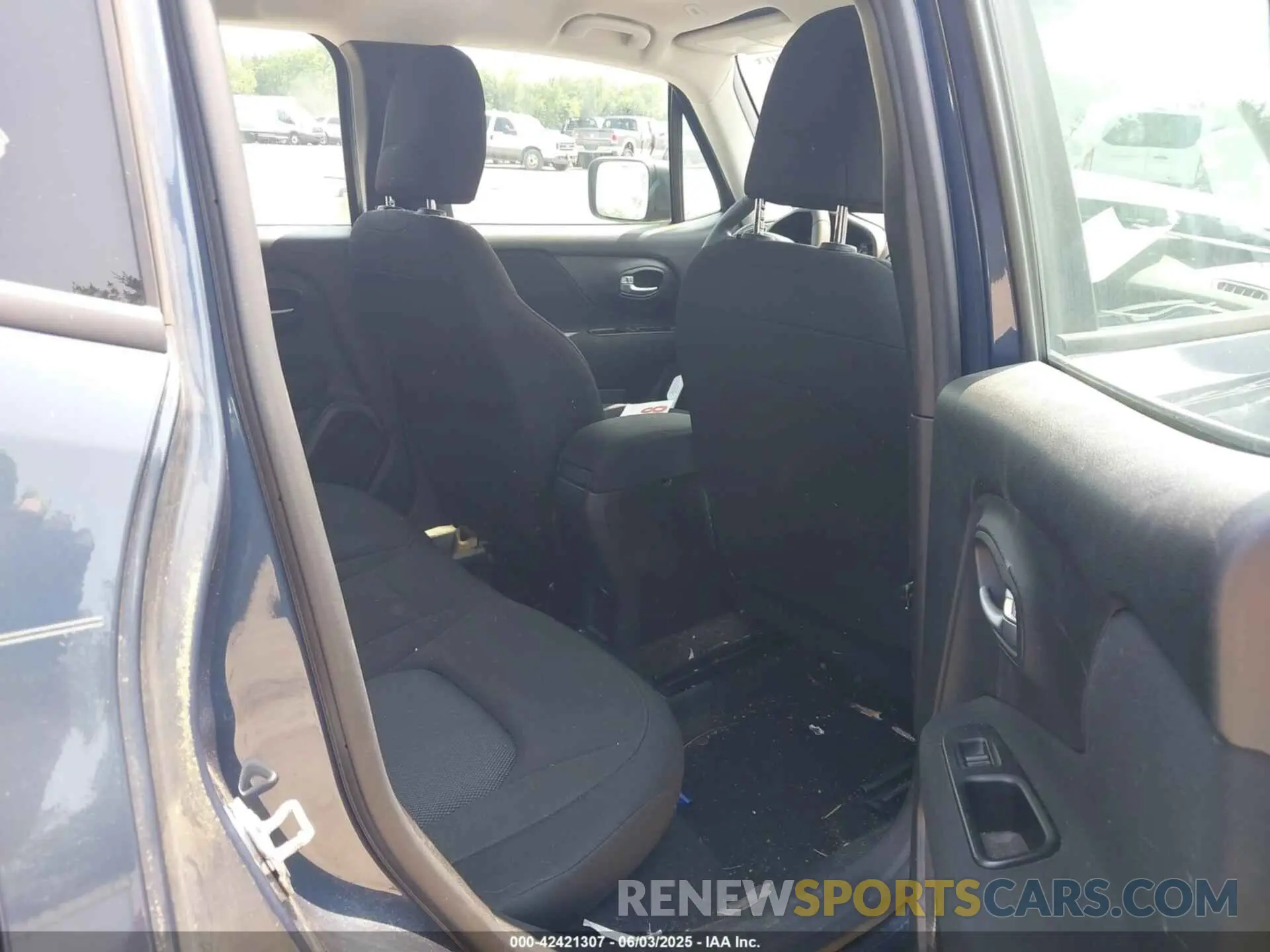 8 Photograph of a damaged car ZACNJAAB8LPL11955 JEEP RENEGADE 2020