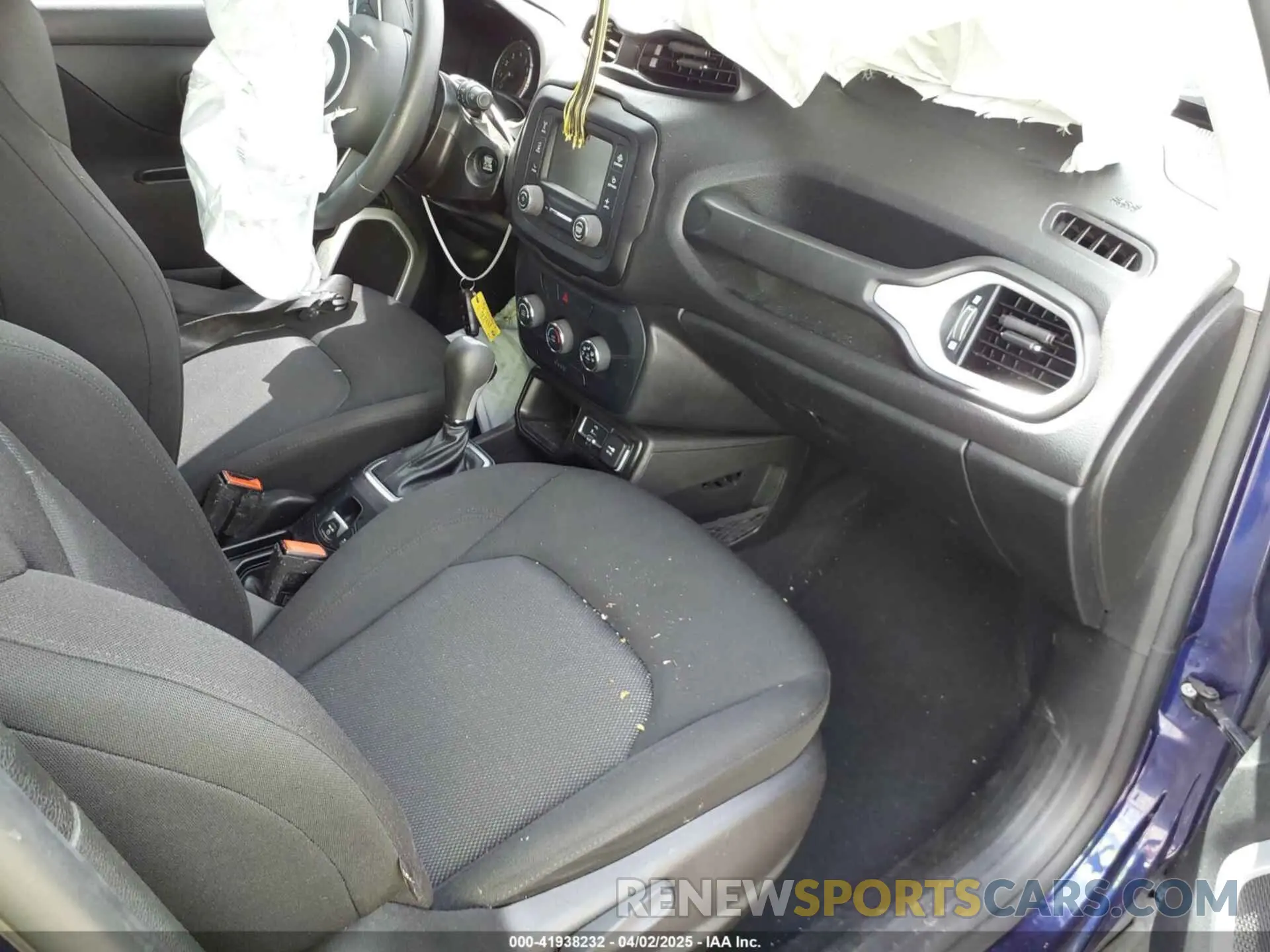 5 Photograph of a damaged car ZACNJAAB8LPL65367 JEEP RENEGADE 2020